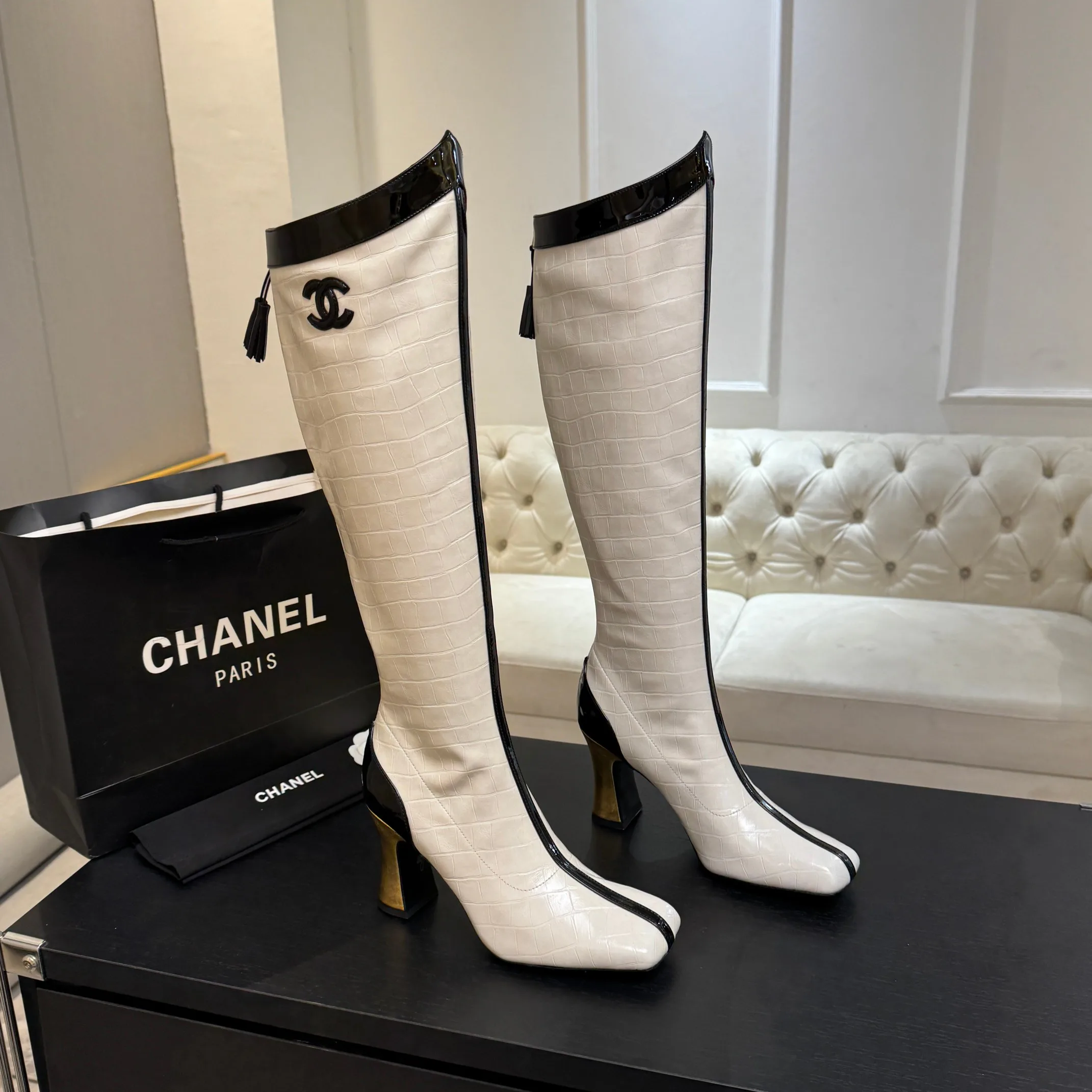 Women's Boots CHANEL 17900009
