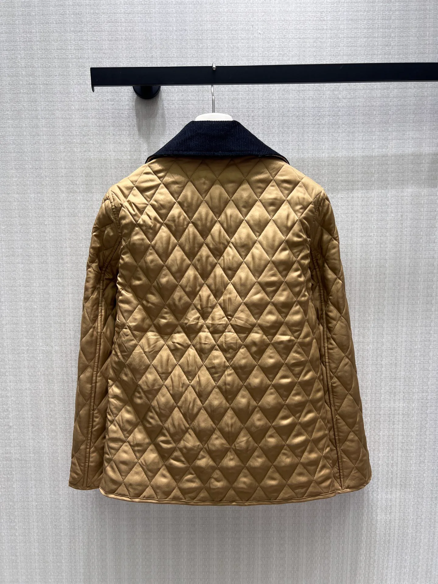 Women's Jackets And Down Jackets BURBERRY 18094605