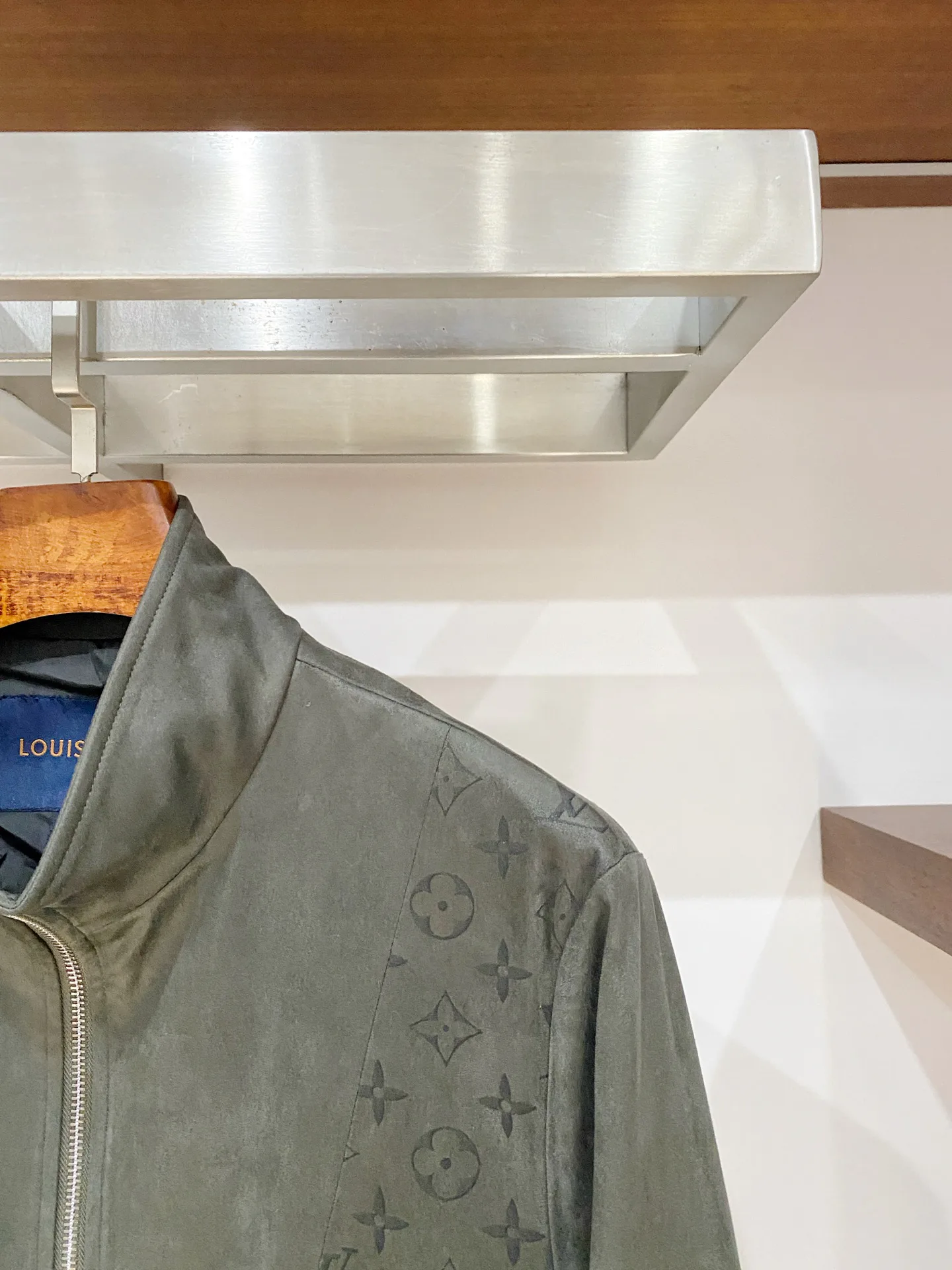 Men's Jackets And Down Jackets LOUIS VUITTON 17967056