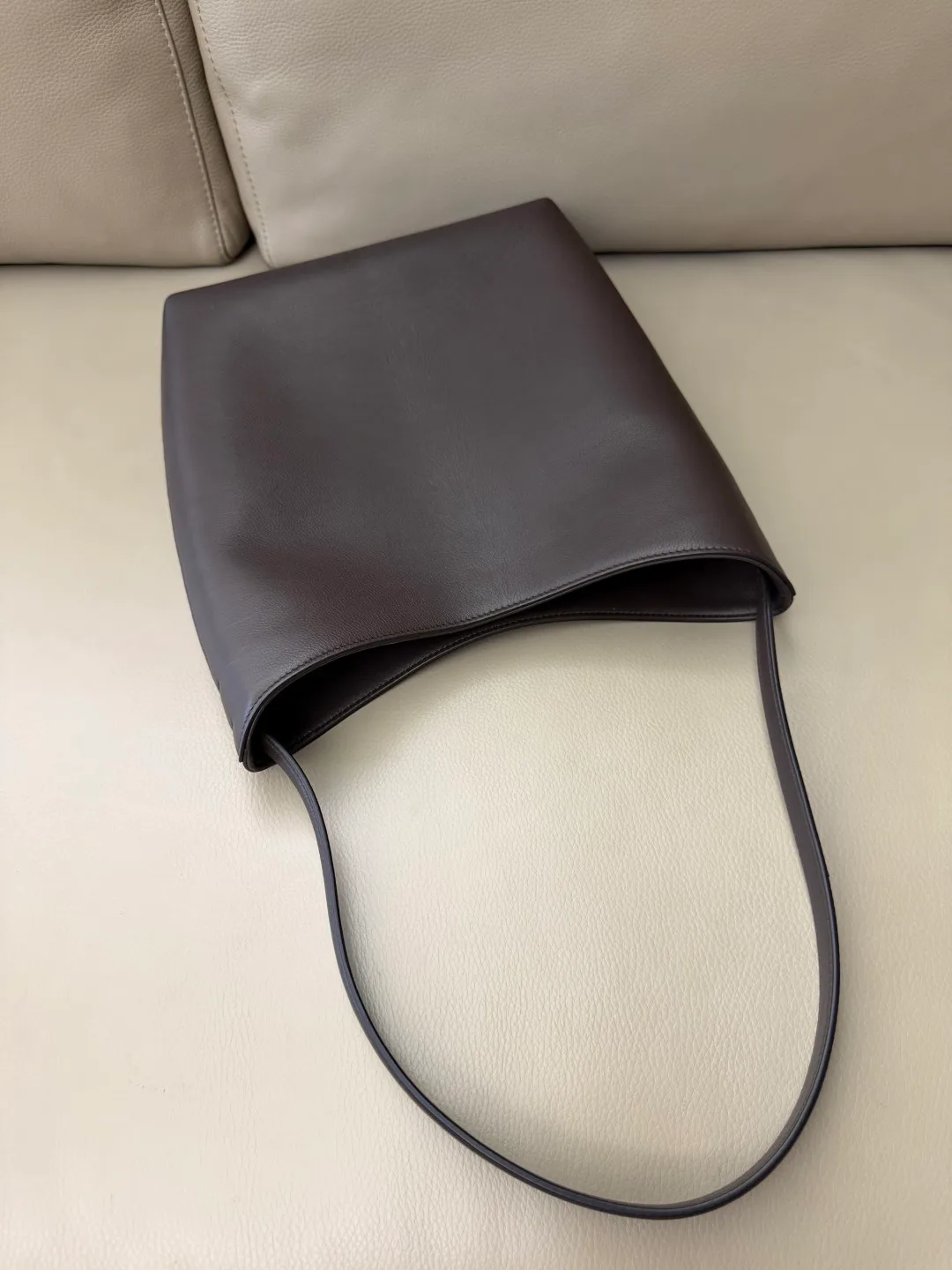 Women's Classic Handbags THE ROW 18070697