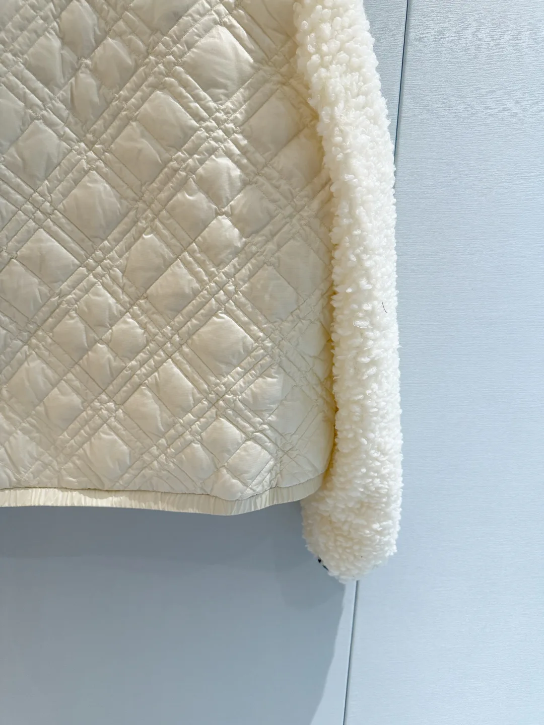 Women's Jackets And Down Jackets MONCLER 18049822