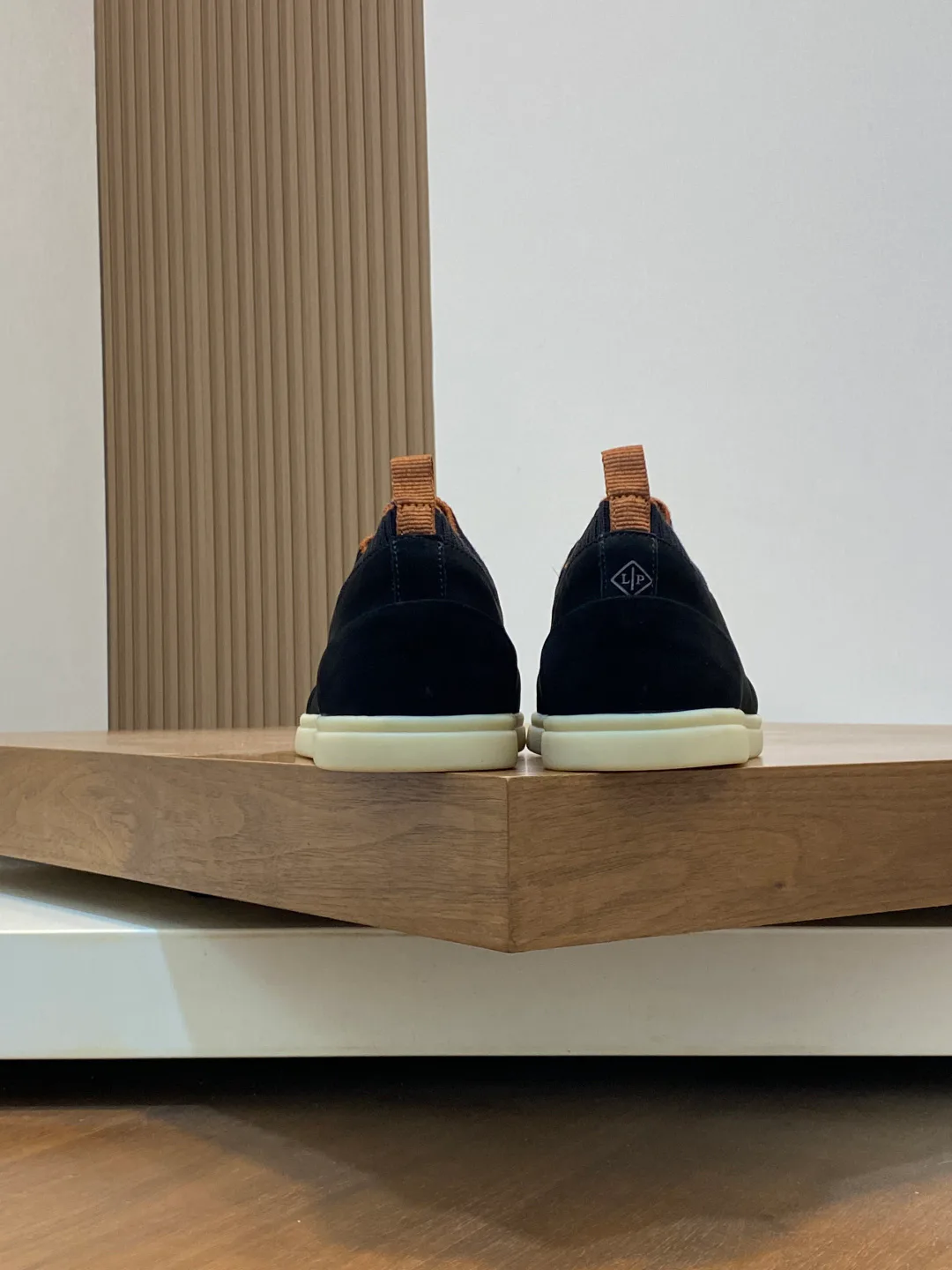 Men's Sneakers LORO PIANA 18078932
