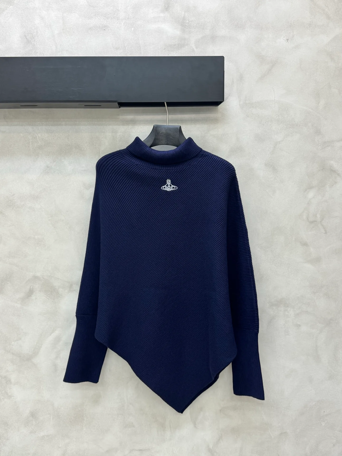 Women's Jumpers And Sweaters VIVIENNE WESTWOOD 18028221