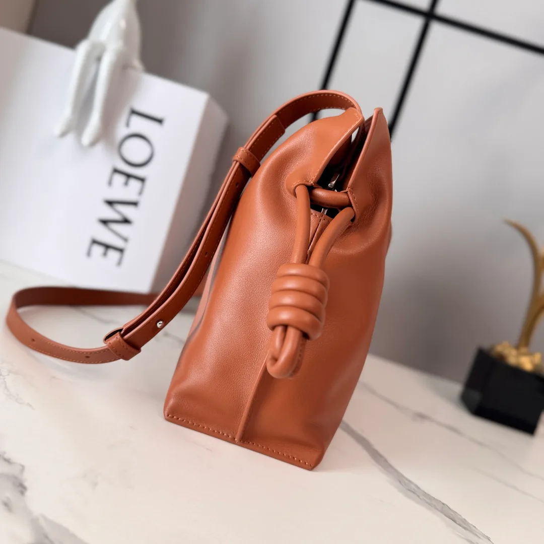 Women's Classic Handbags LOEWE 17937943