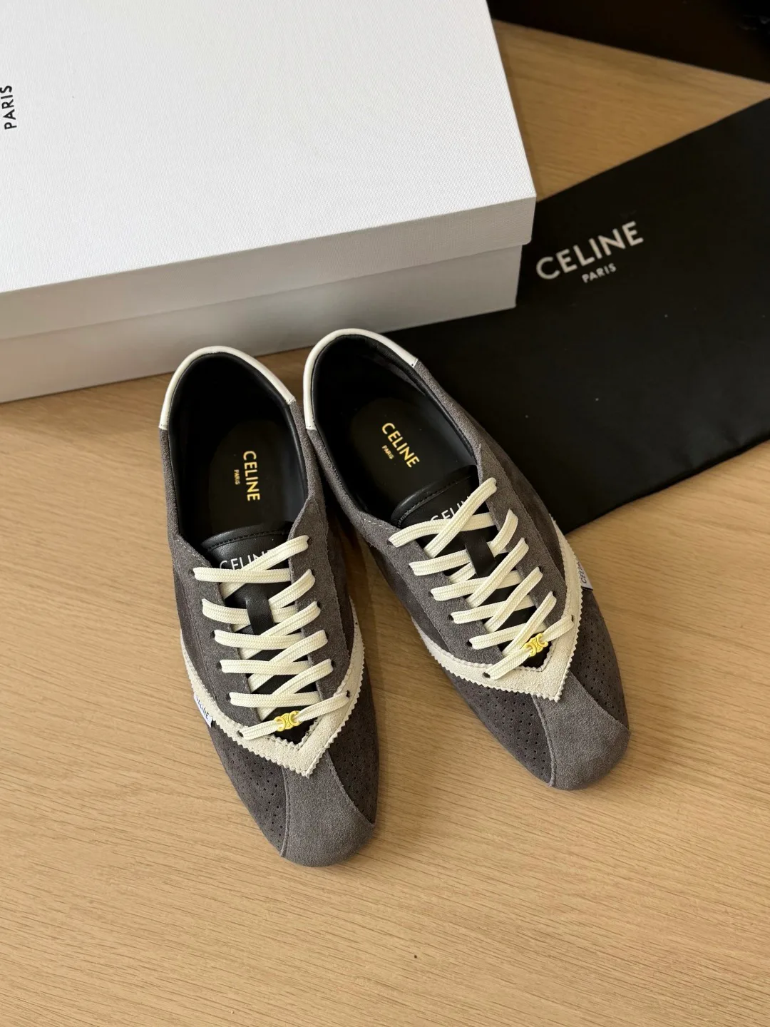 Women's Sneakers CELINE 18224057