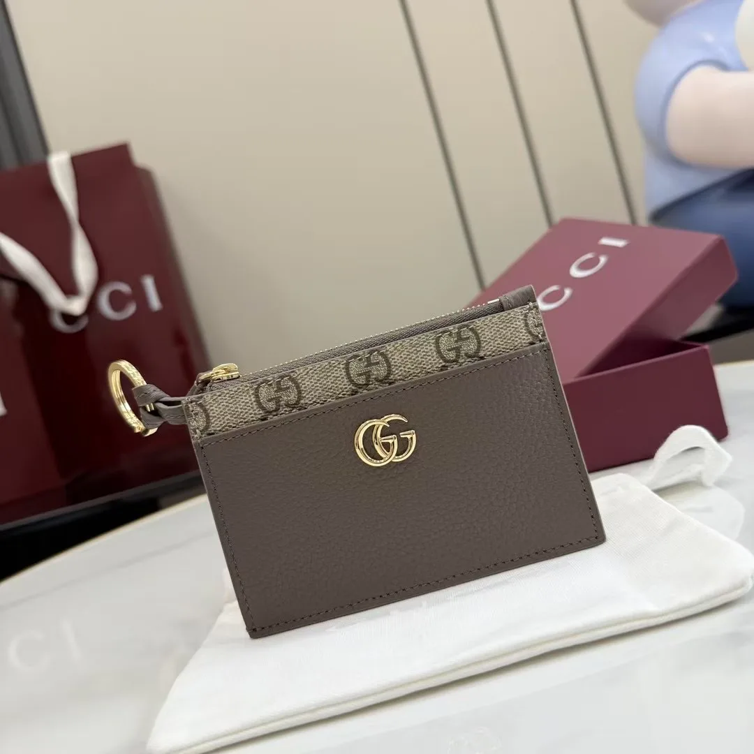 Women's Clutches GUCCI 17882883