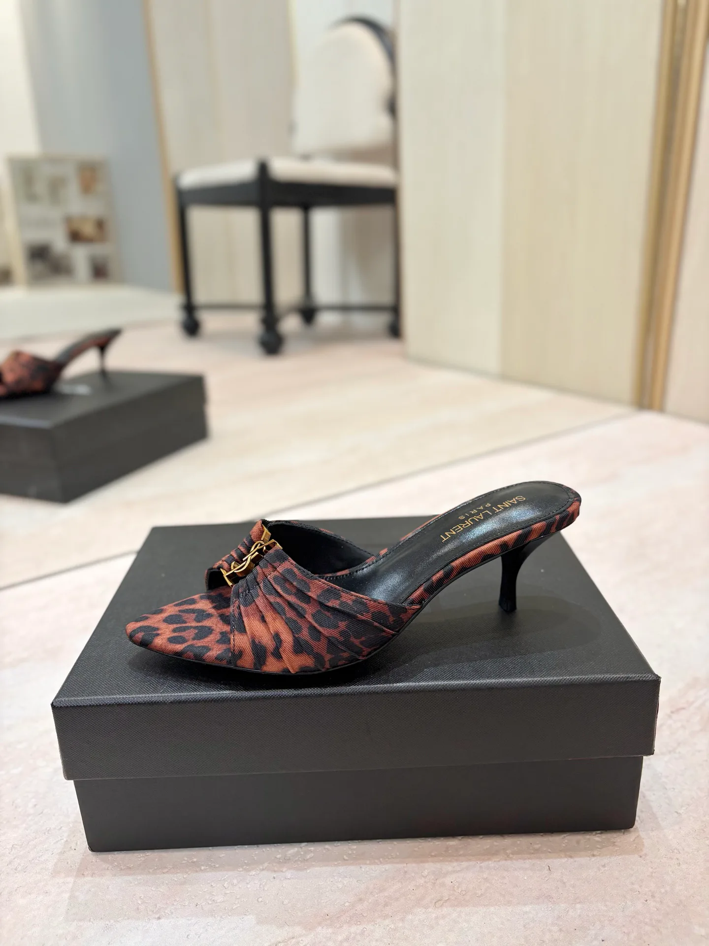 Women's Mules And Clogs SAINT LAURENT 17476009