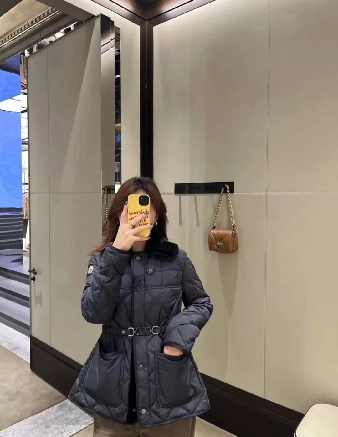 Women's Jackets And Down Jackets MONCLER 18111362