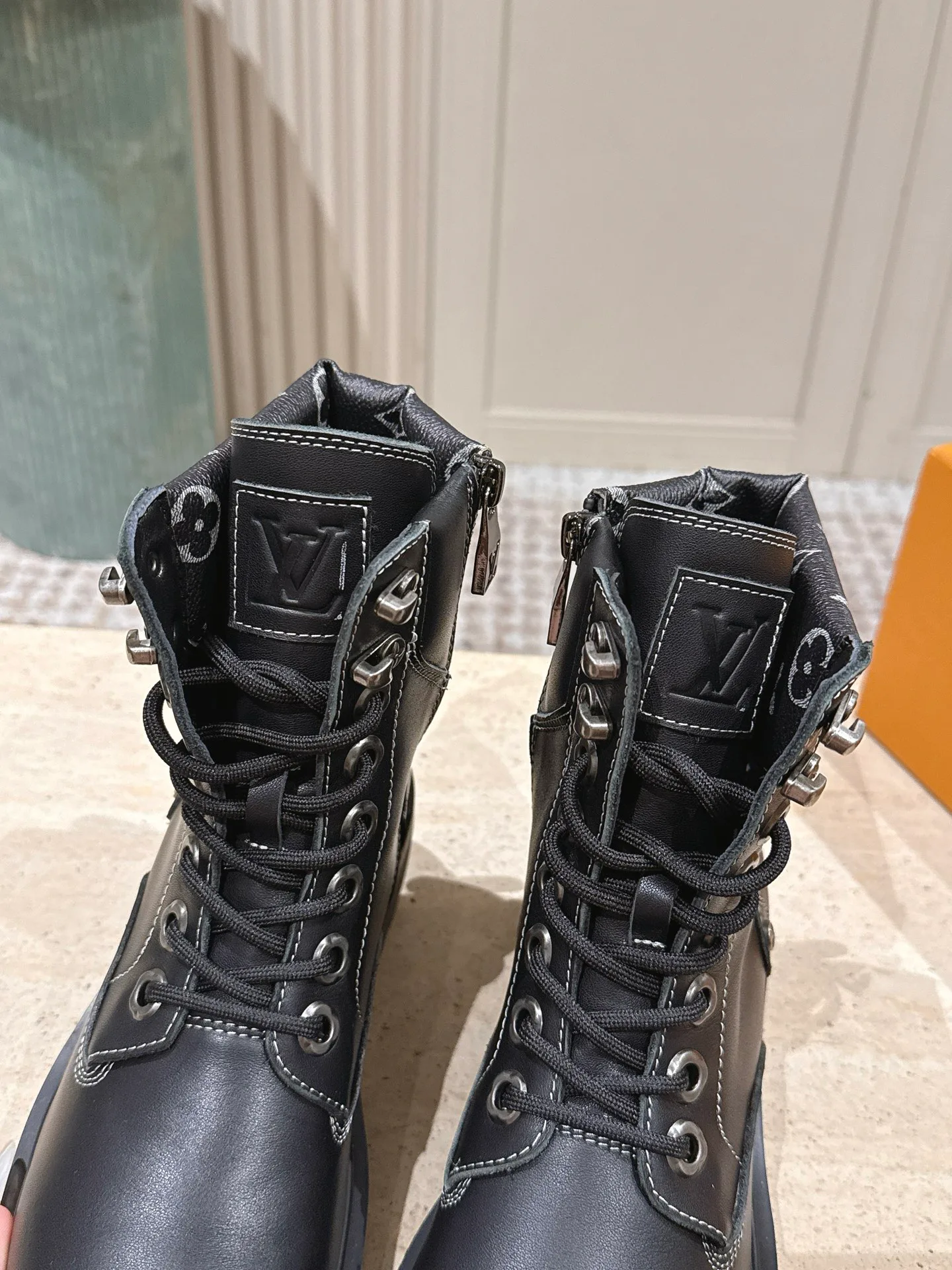 Women's Ankle Boots LOUIS VUITTON 18397719