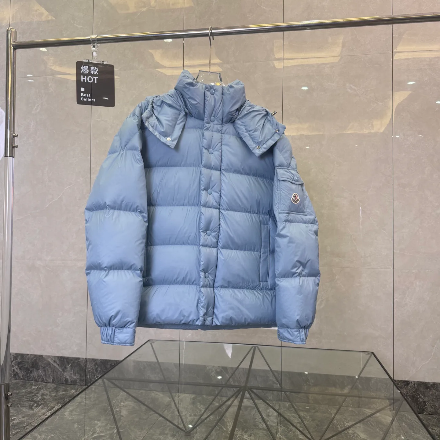 Women's Jackets And Down Jackets MONCLER 17949528