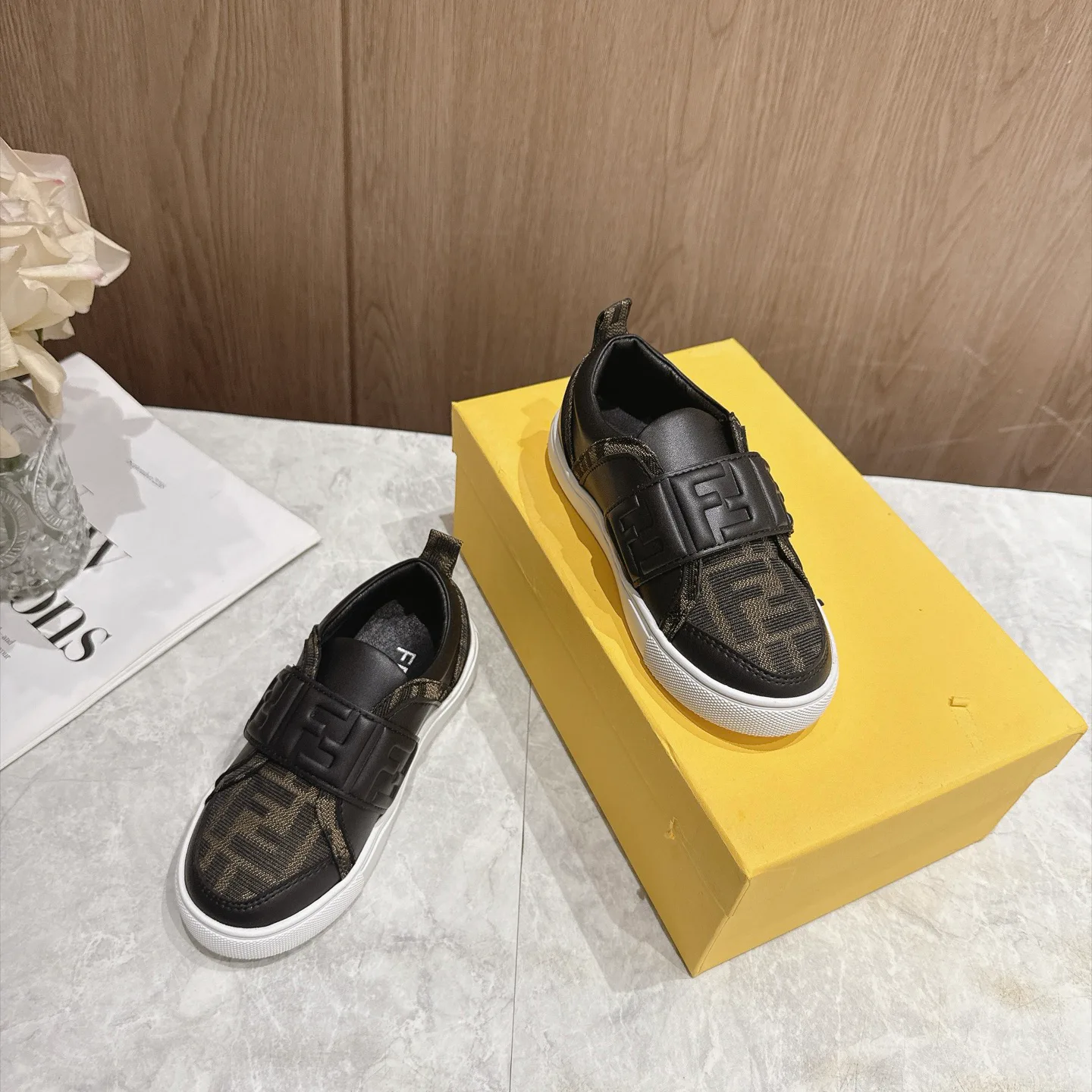 Men's Sneakers FENDI 18078340