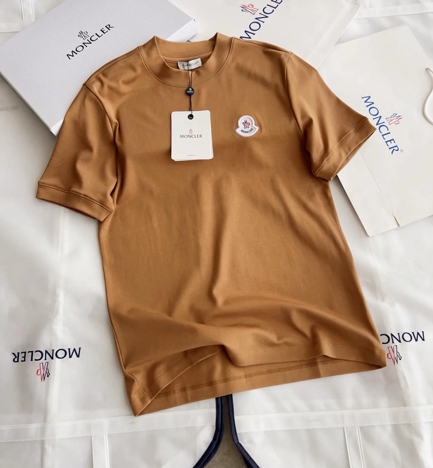 Men's T-Shirts MONCLER 18469170