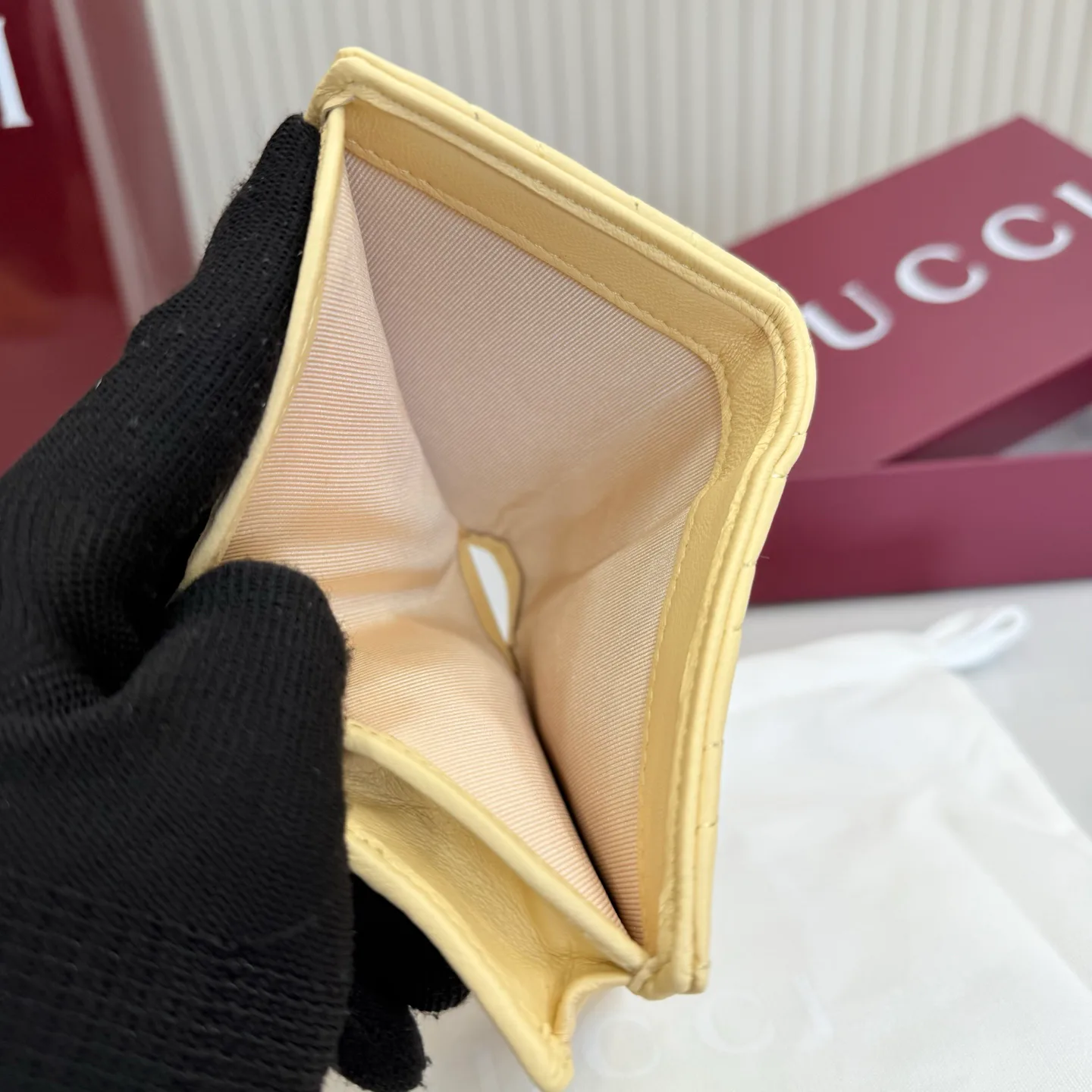 Women's Clutches GUCCI 17948237