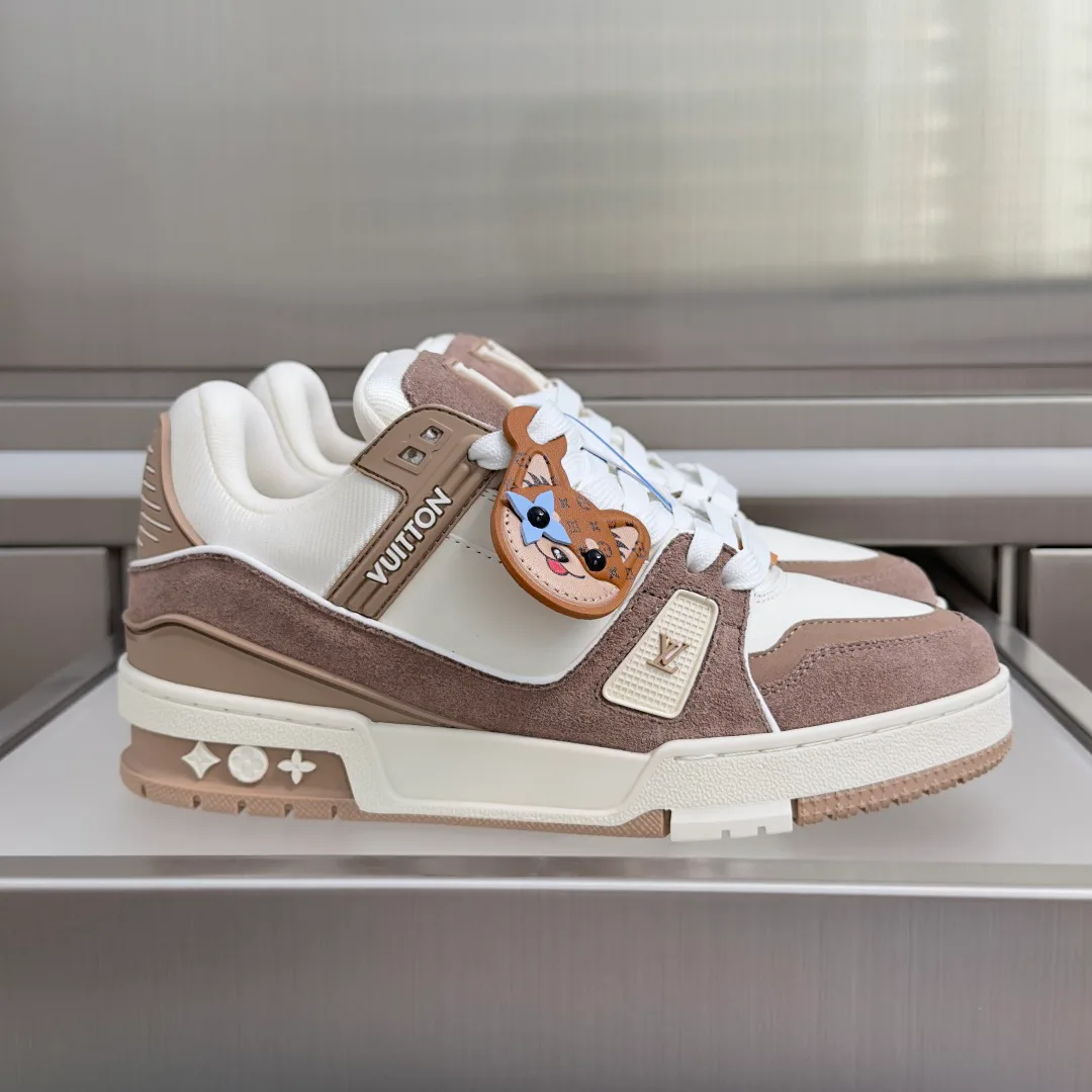 Women's Sneakers LOUIS VUITTON 17950308
