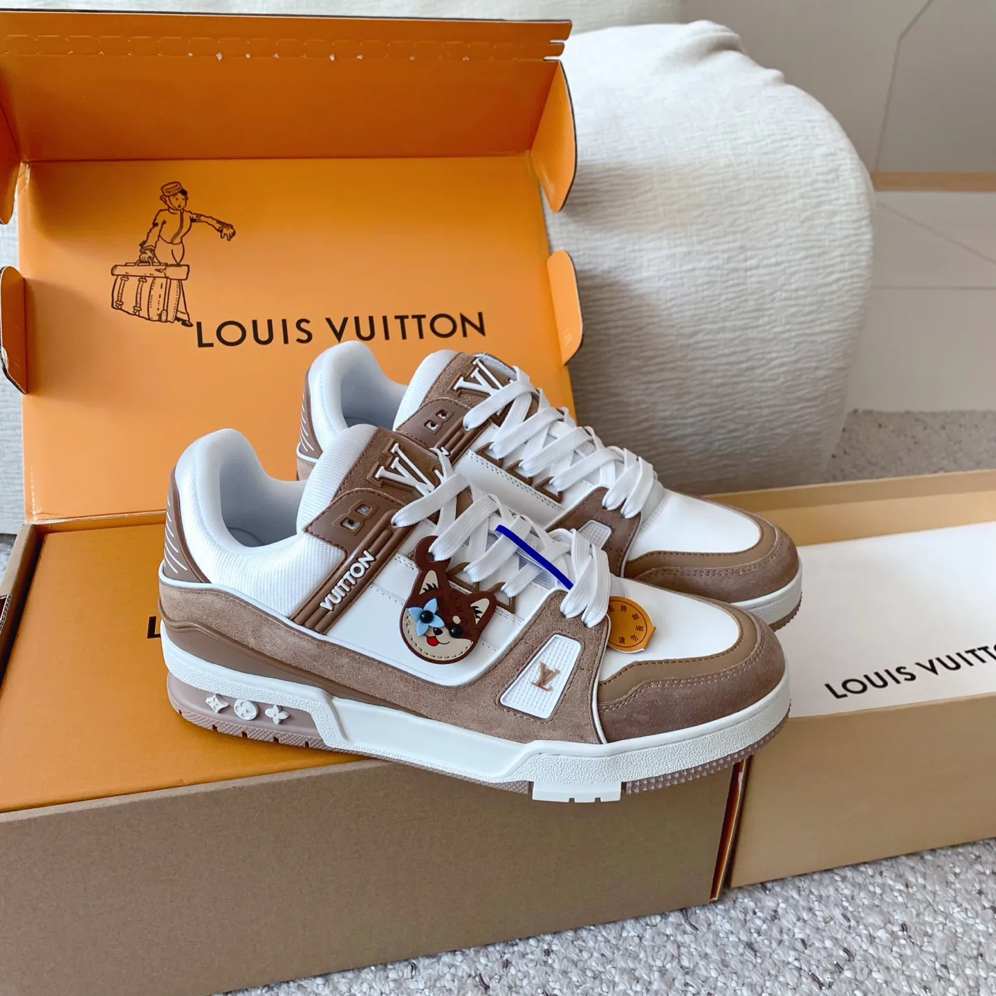 Women's Sneakers LOUIS VUITTON 18258361