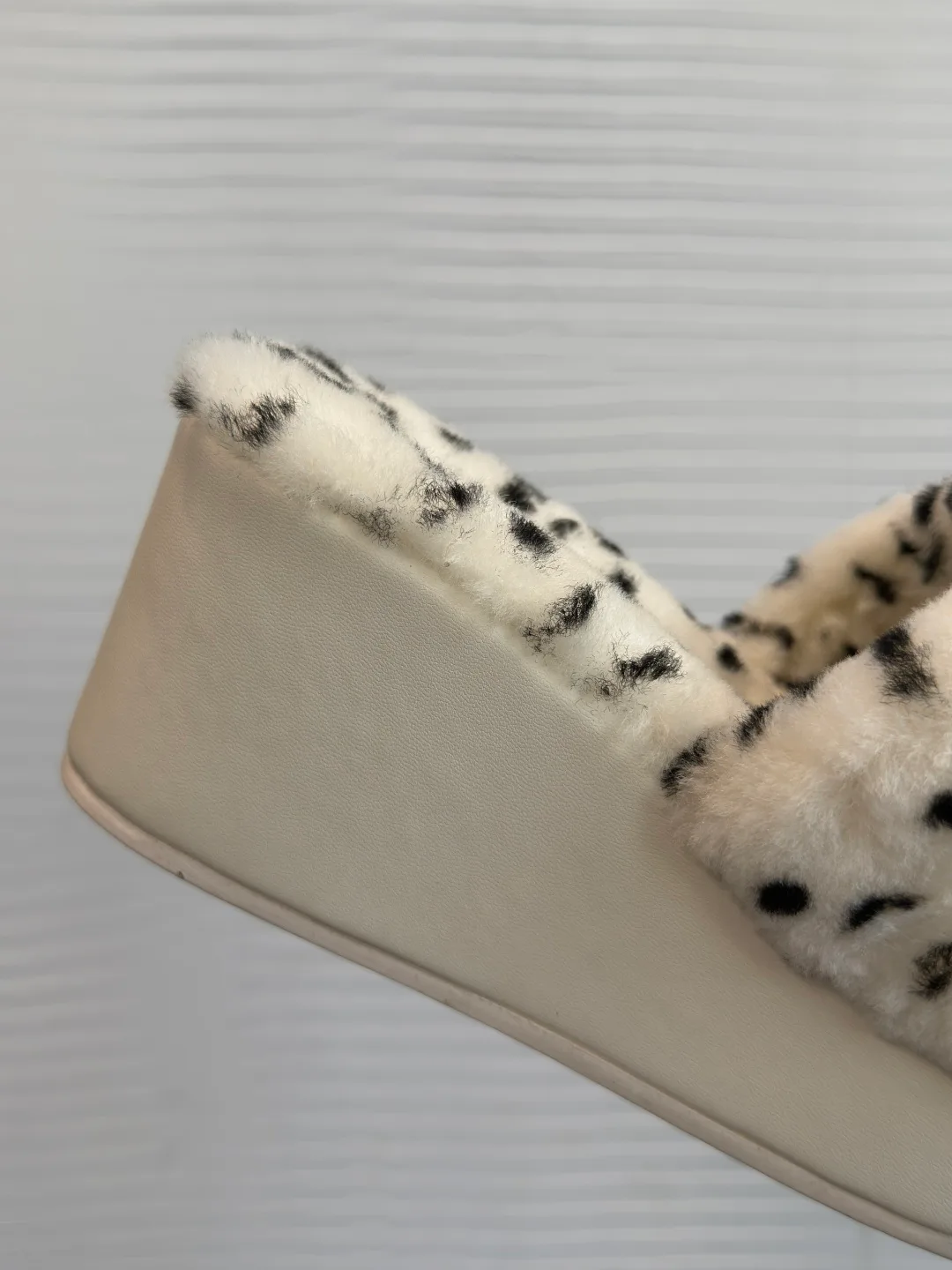 Women's Slippers CHANEL 18251946