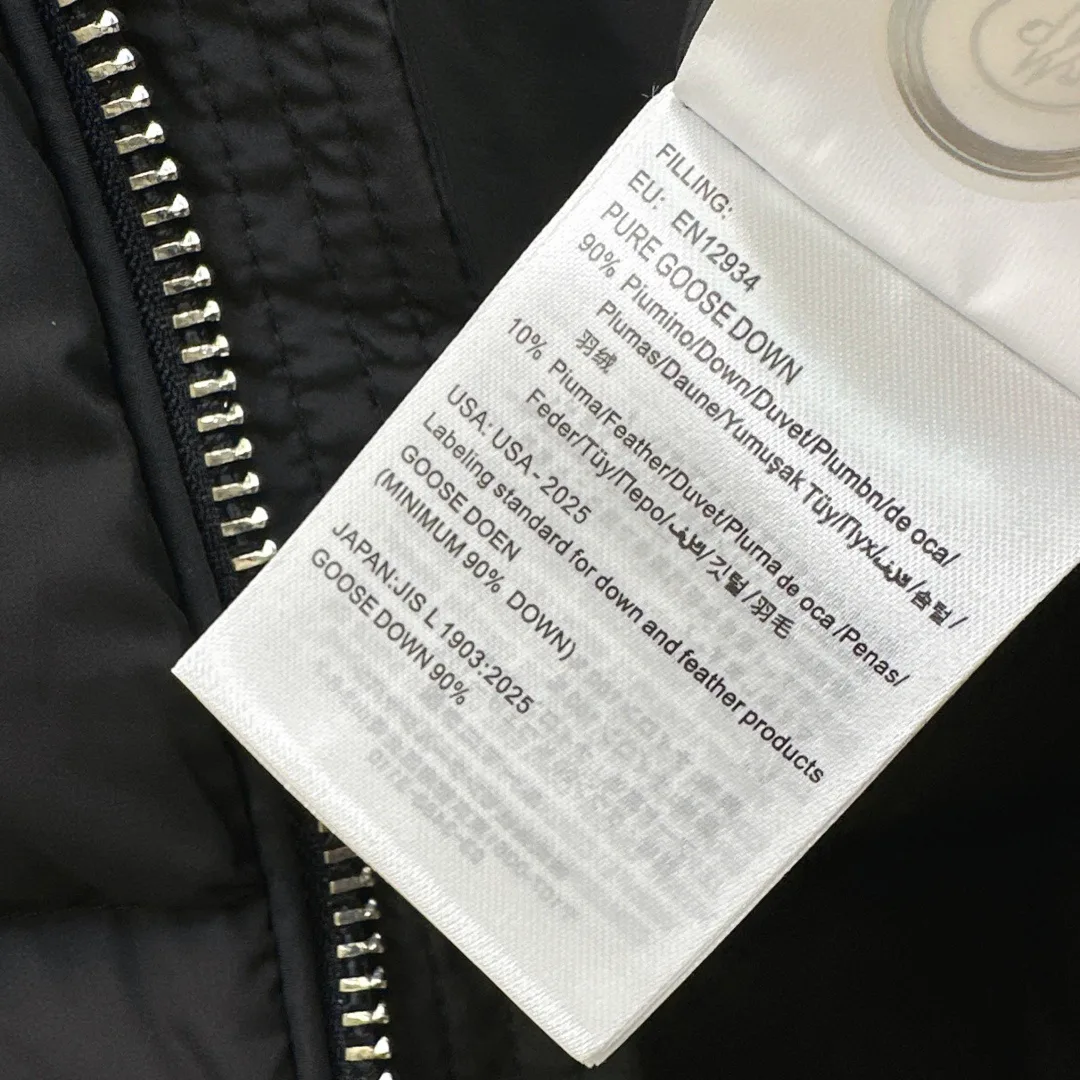 Women's Jackets And Down Jackets MONCLER 18489458
