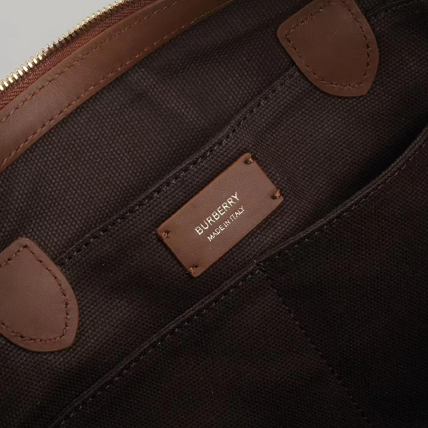 Women's Classic Handbags BURBERRY 17948674