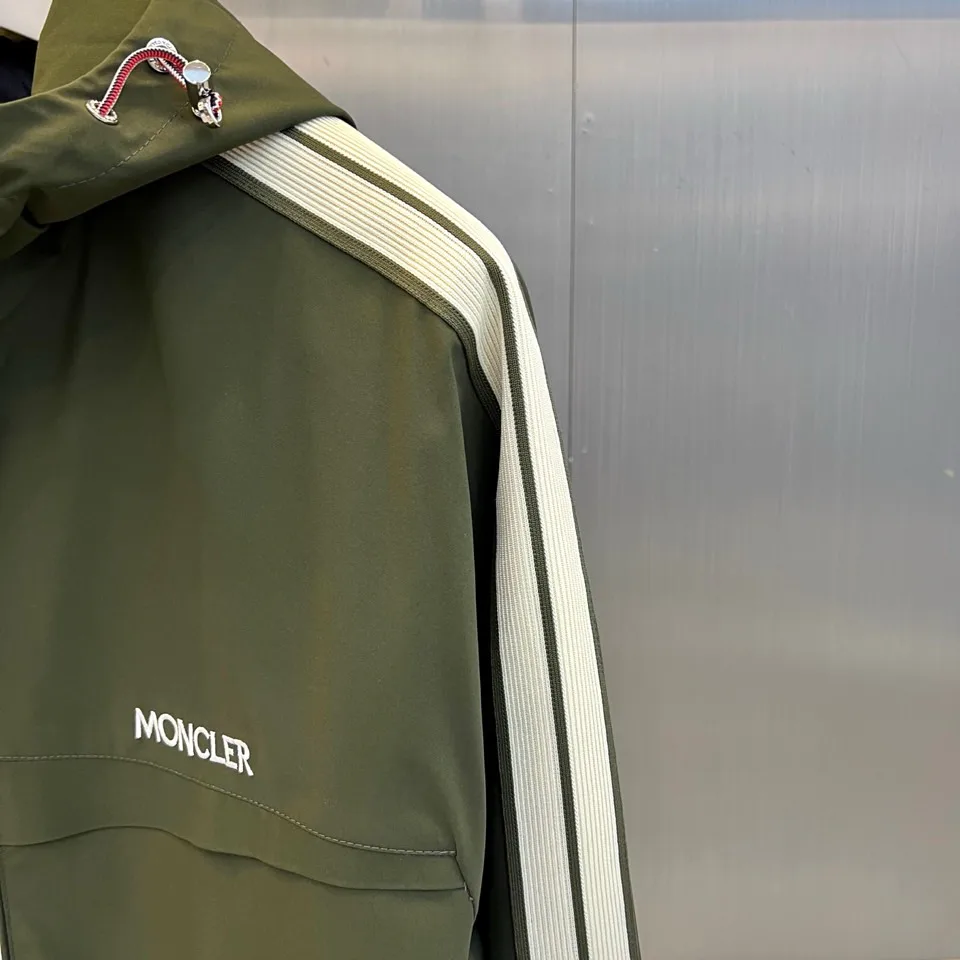 Men's Jackets And Down Jackets MONCLER 18416774