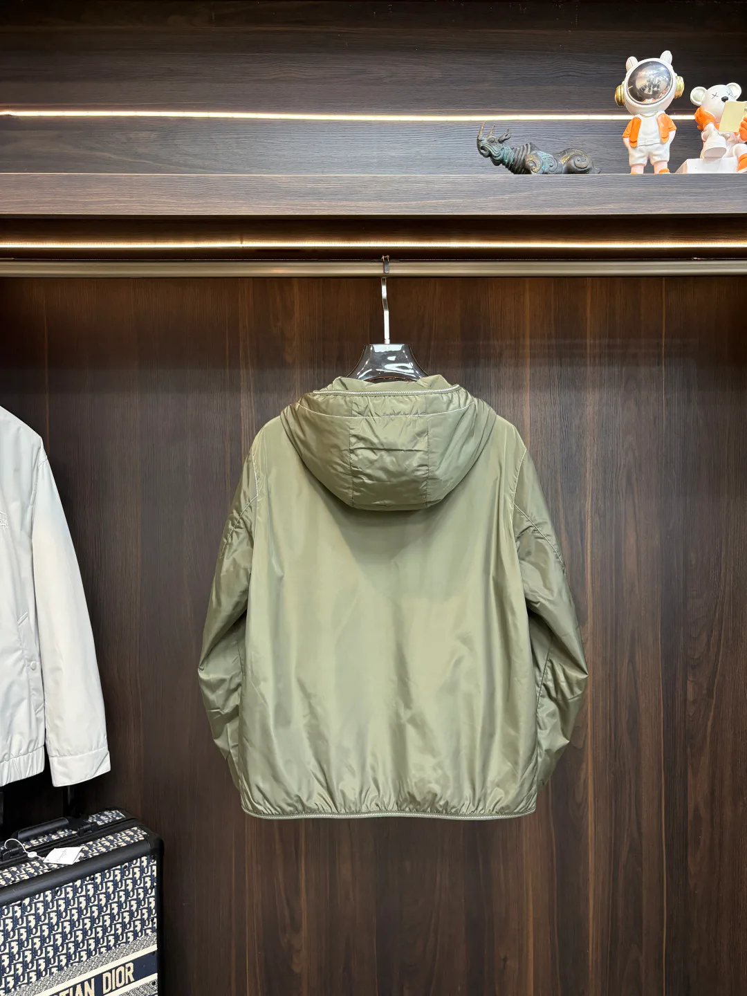 Women's Jackets And Down Jackets MONCLER 18157297