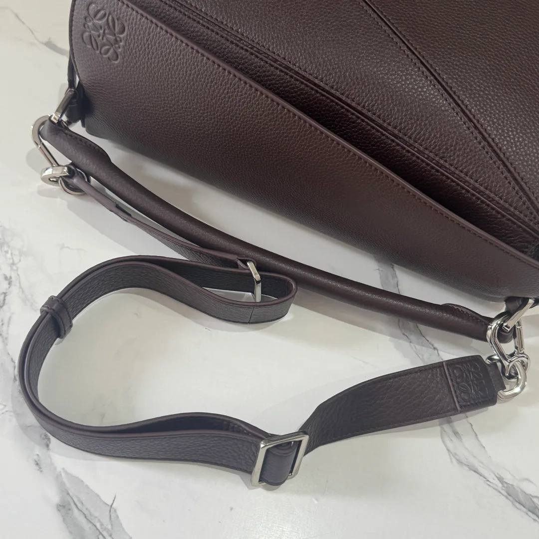 Women's Classic Handbags LOEWE 18030339