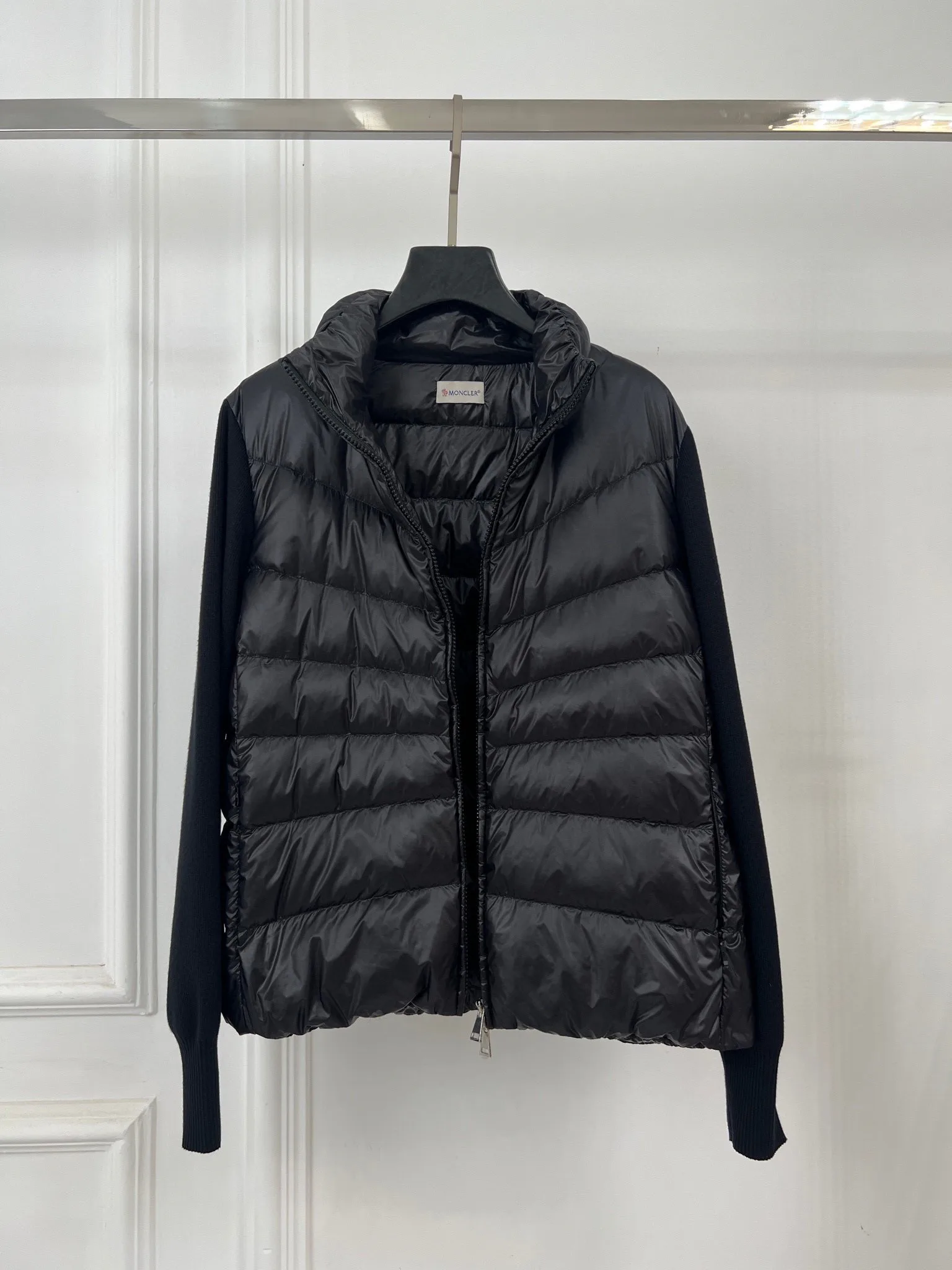 Women's Jackets And Down Jackets MONCLER 18415626