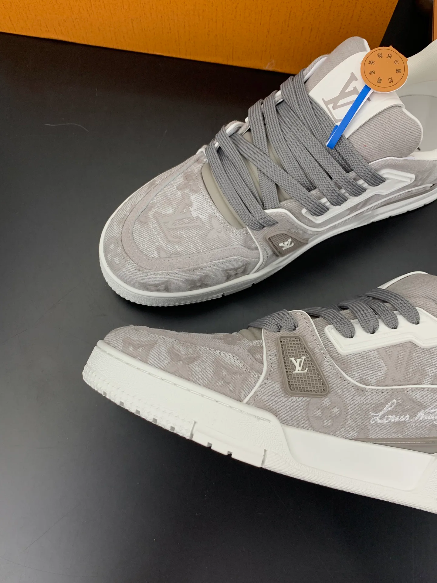 Women's Sneakers LOUIS VUITTON 17545276