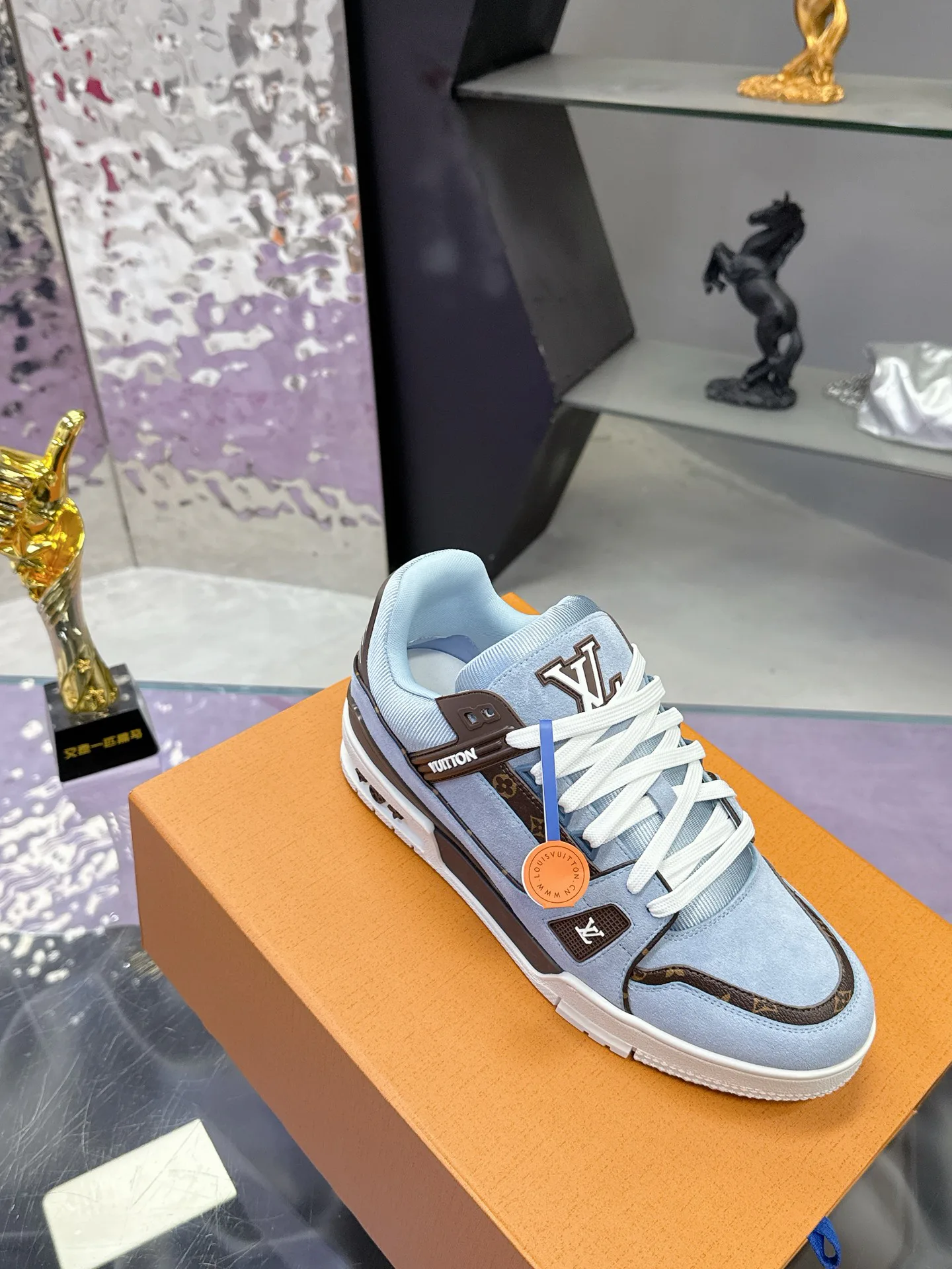 Women's Sneakers LOUIS VUITTON 17530415