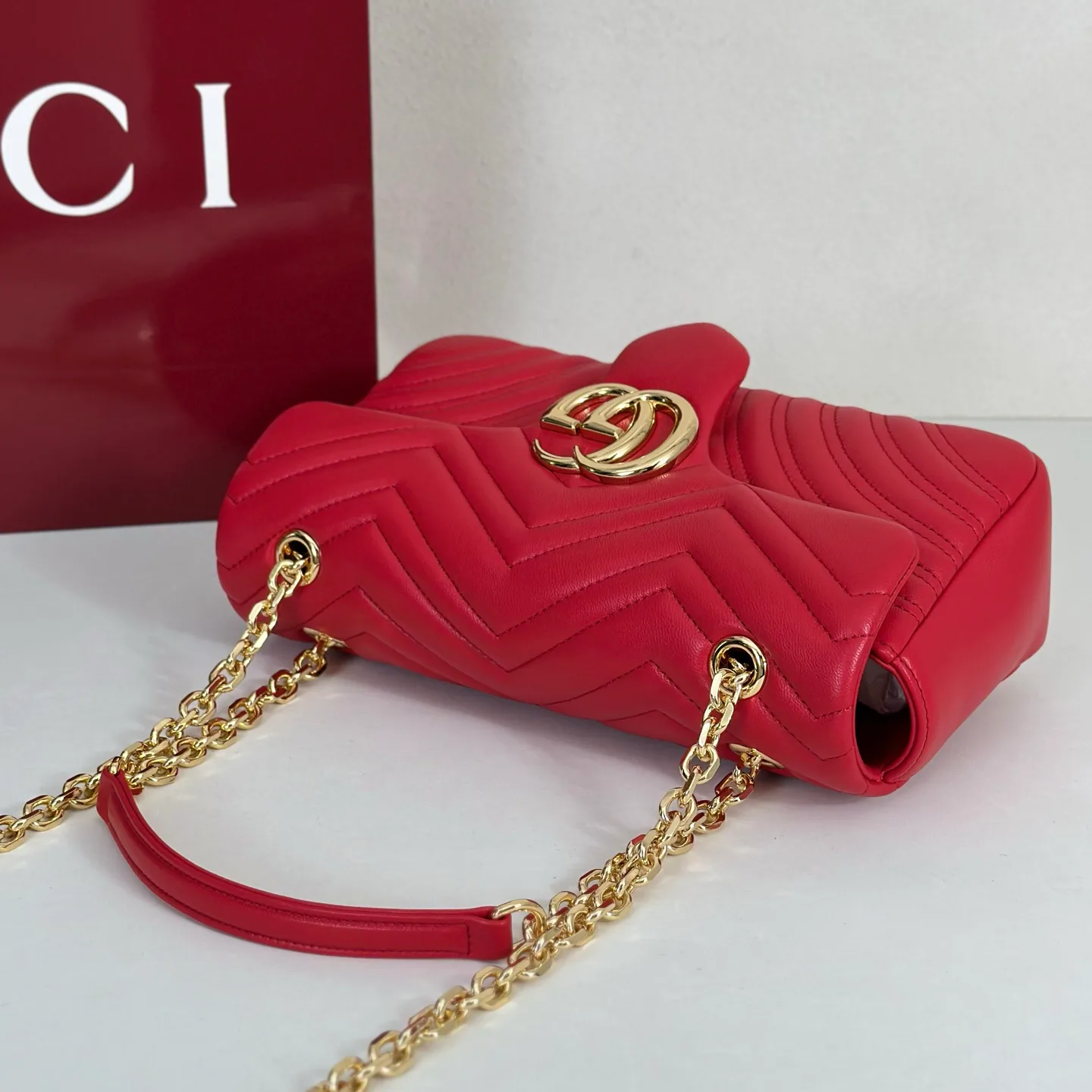 Классические Сумки Женские Gucci 18614537
