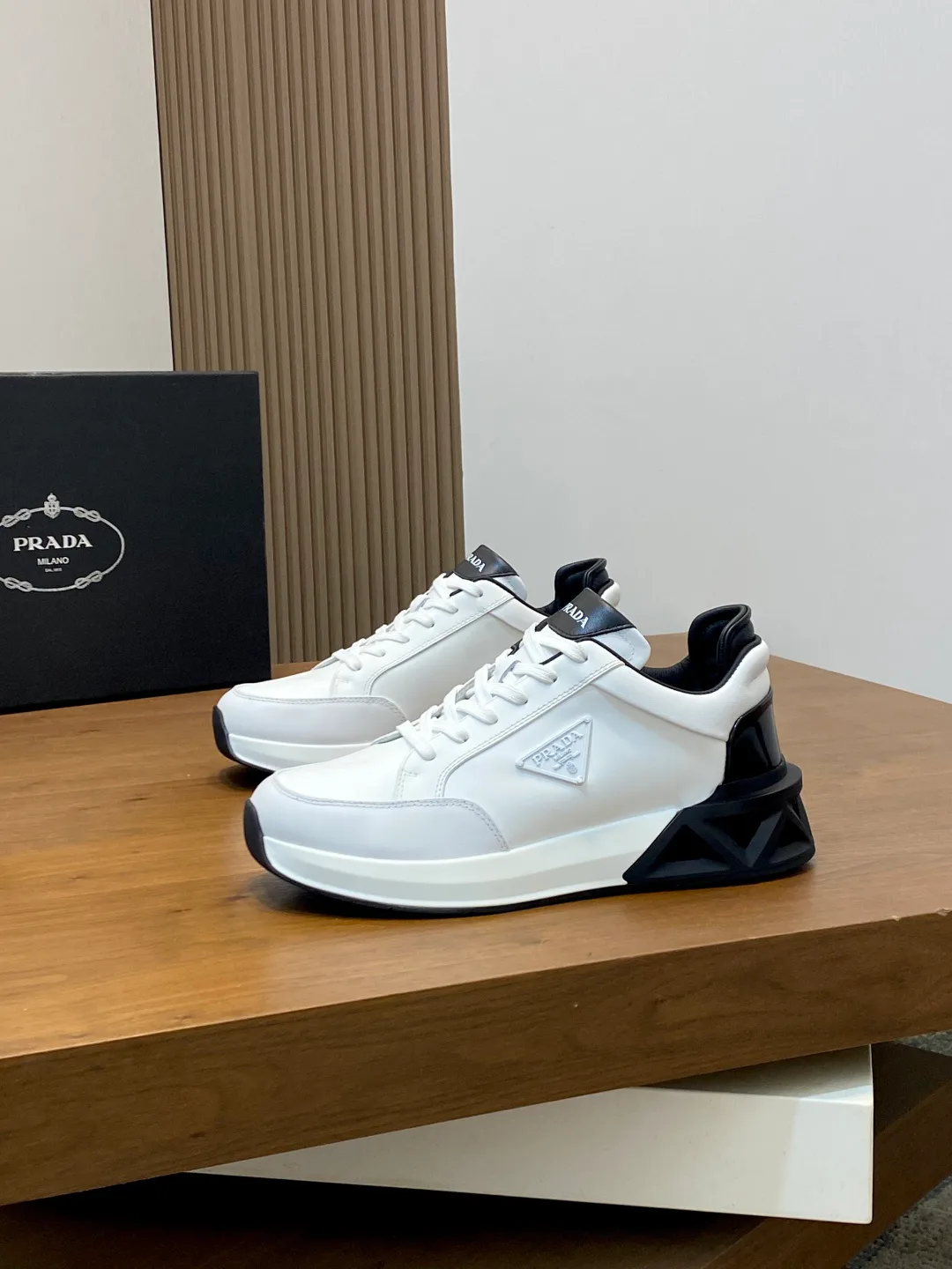 Men's Sneakers PRADA 18116640