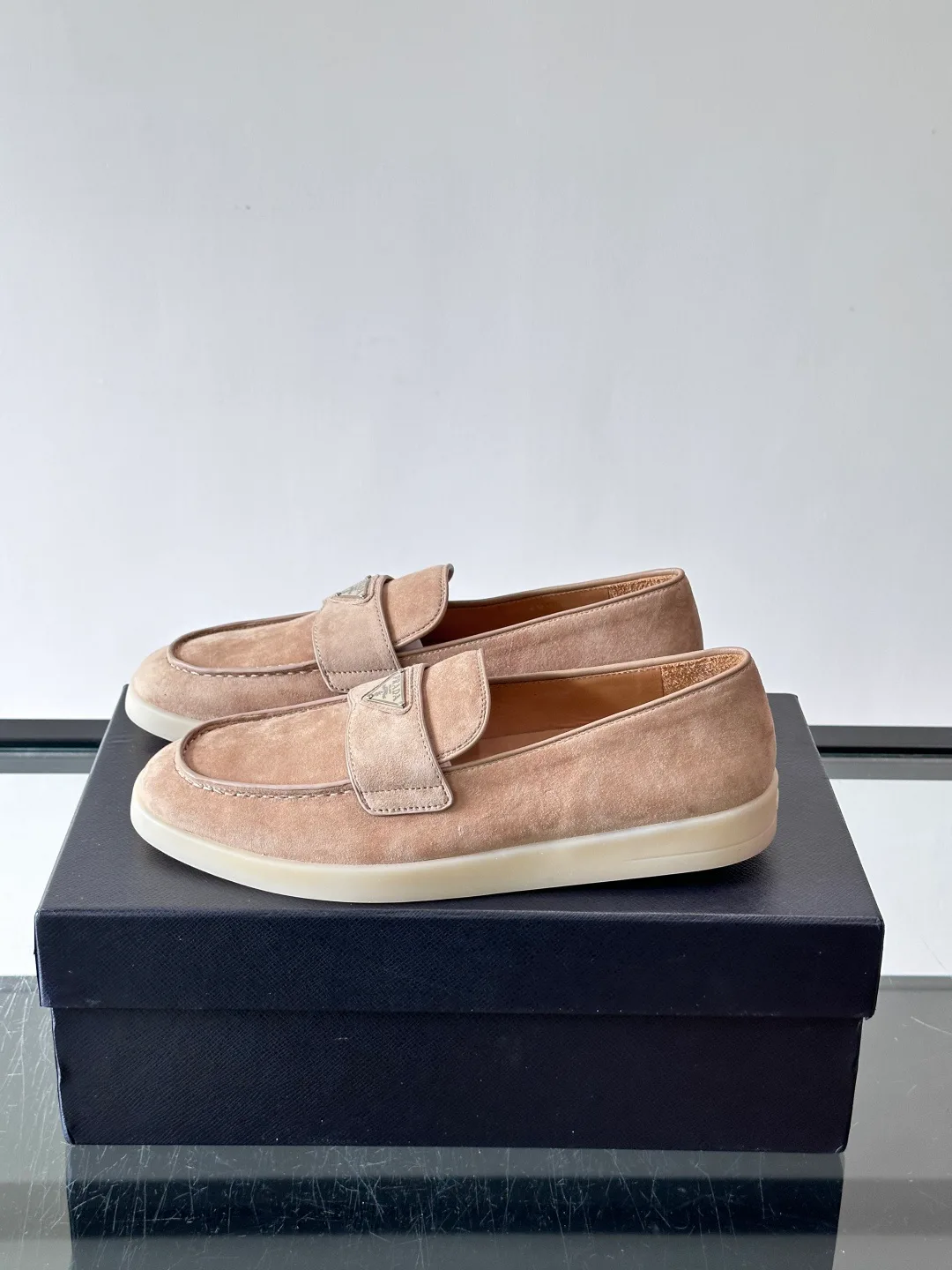 Men's Loafers And Dress Shoes PRADA 18119023