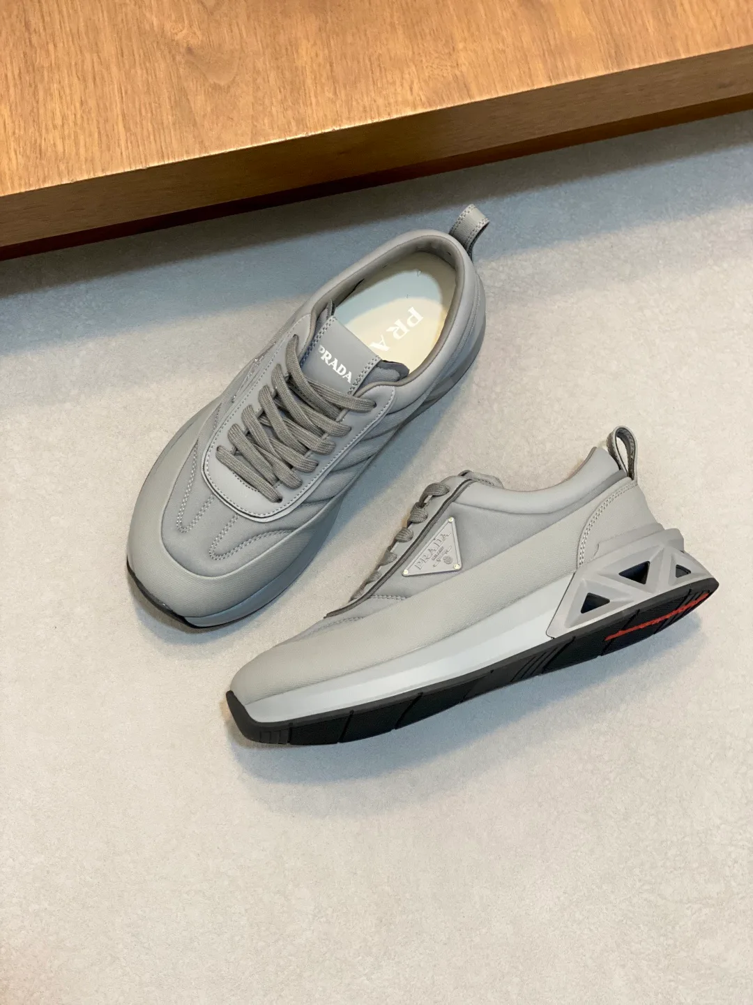 Men's Sneakers PRADA 18116619