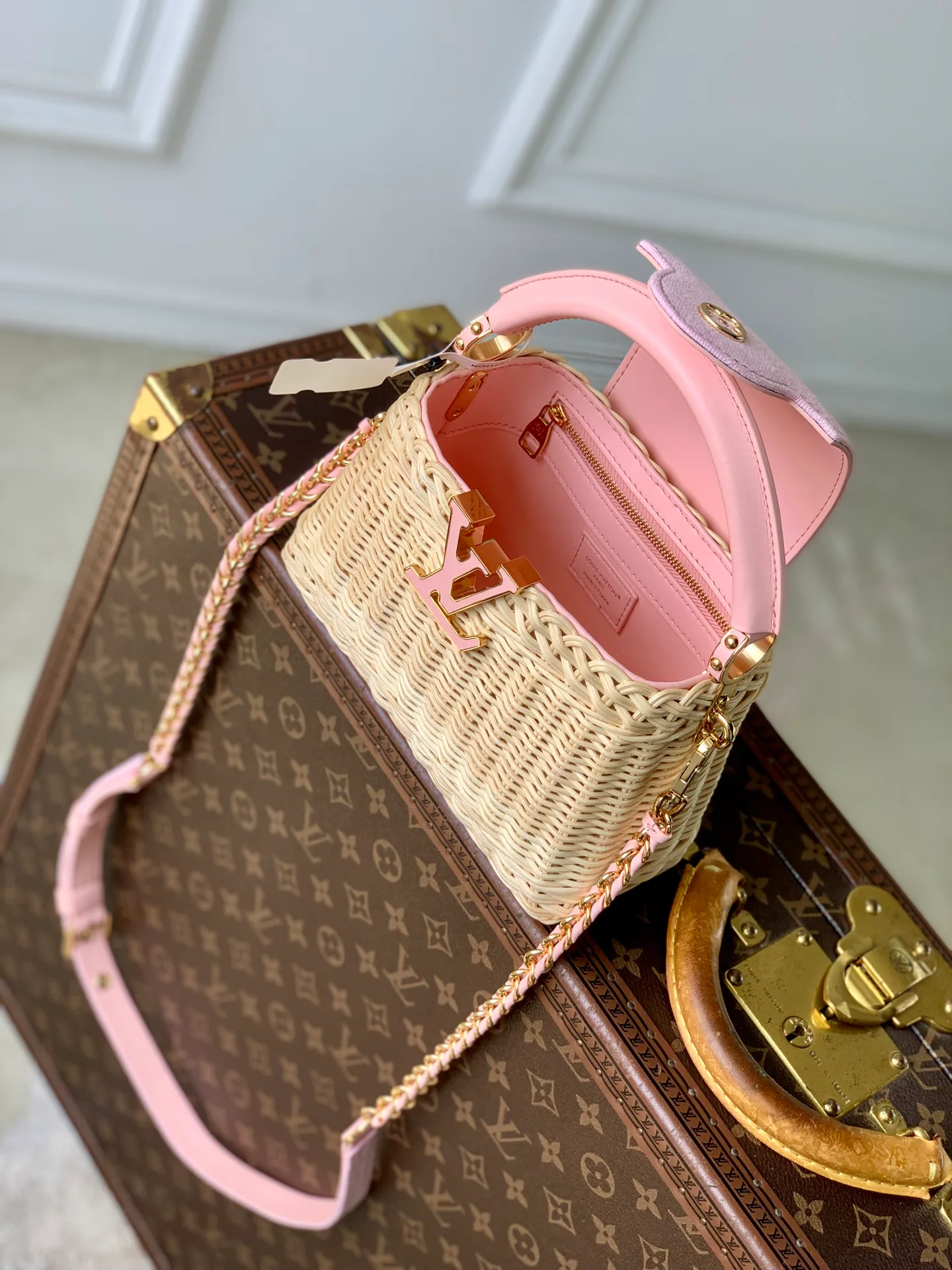 Women's Classic Handbags LOUIS VUITTON 18147578