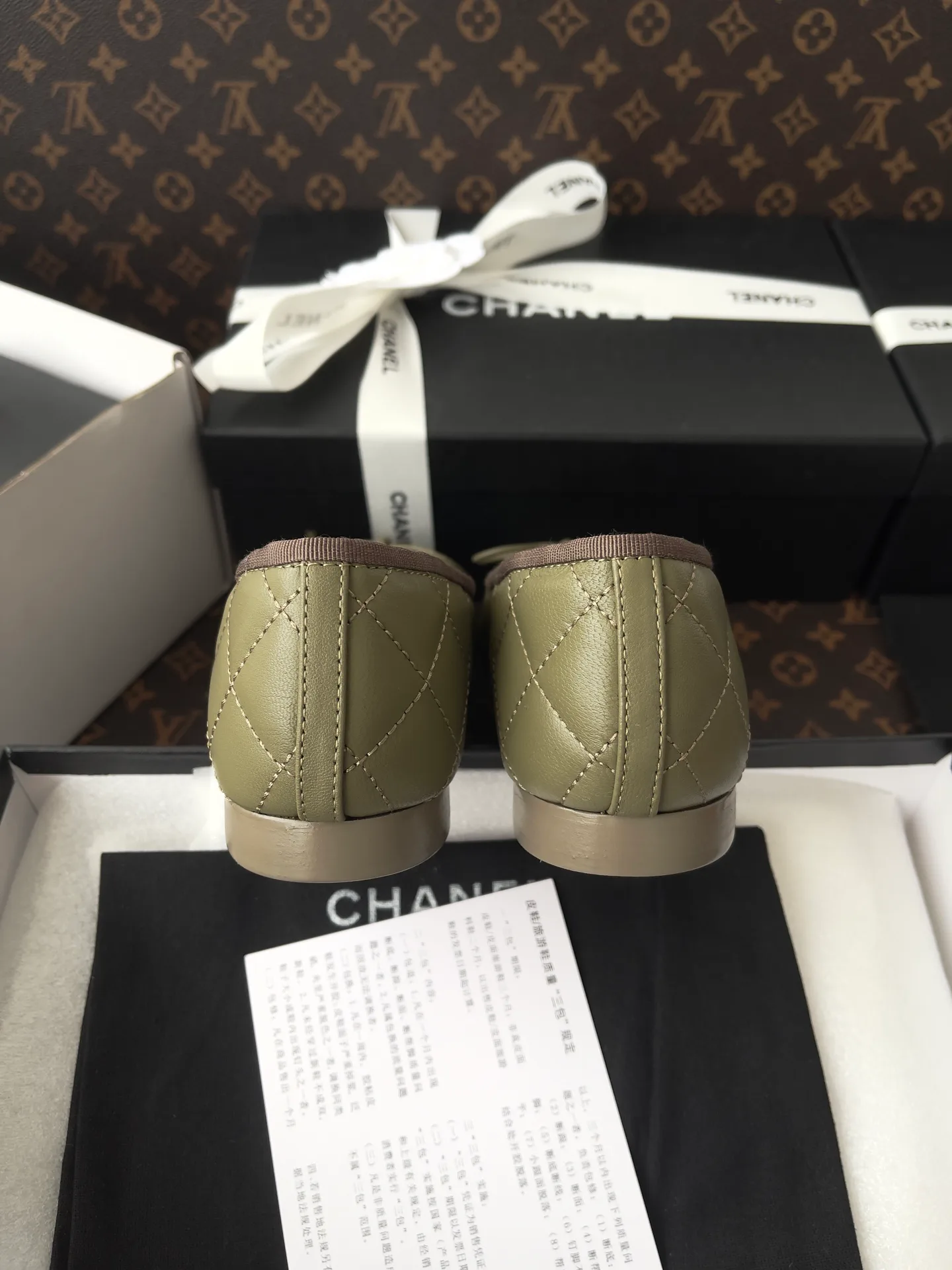 Women's Ballet Flats CHANEL 18153009