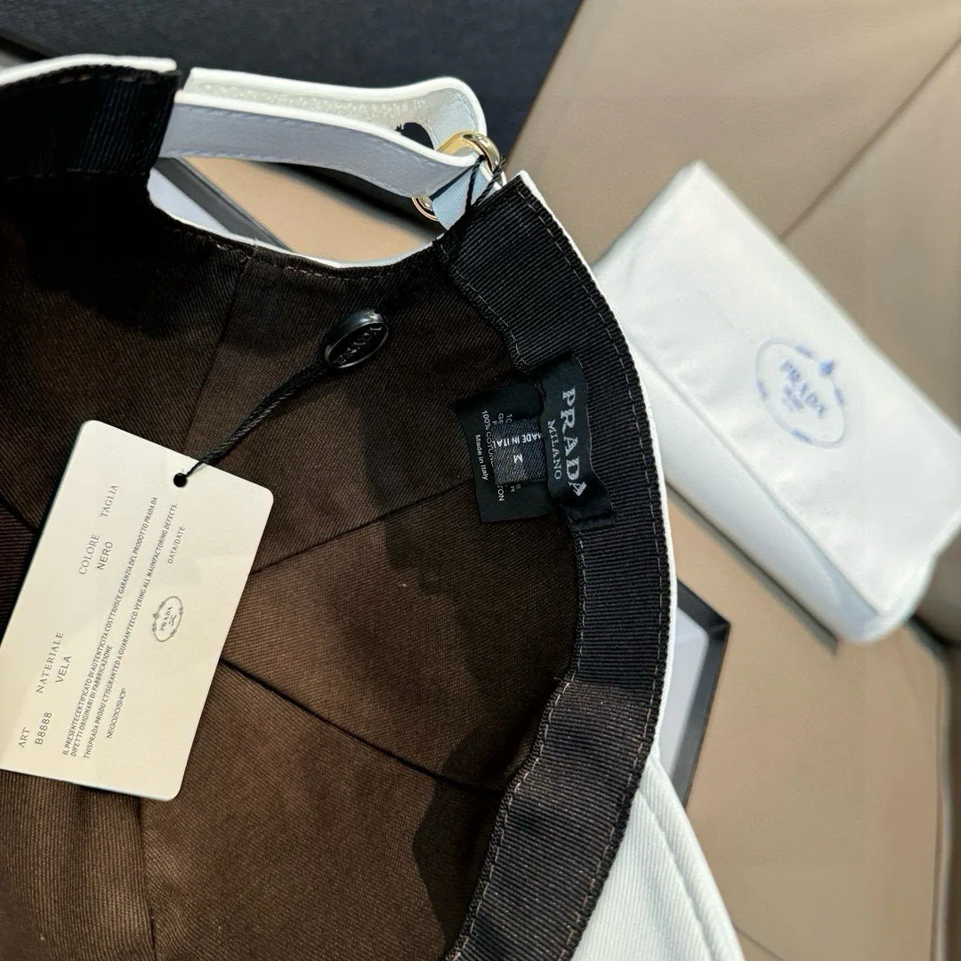 Hats PRADA 17515249