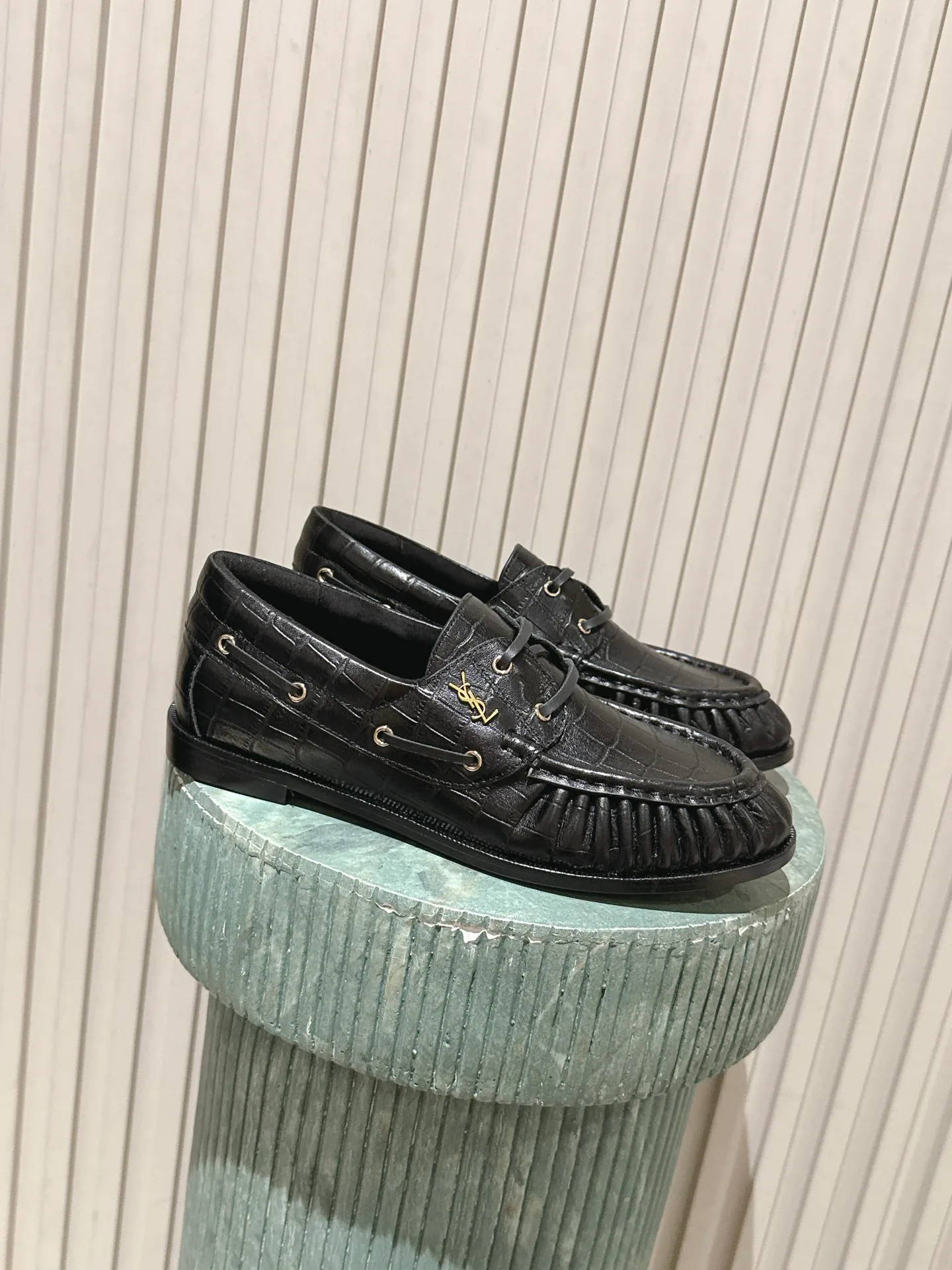 Women's Loafers And Moccasins SAINT LAURENT 18092265