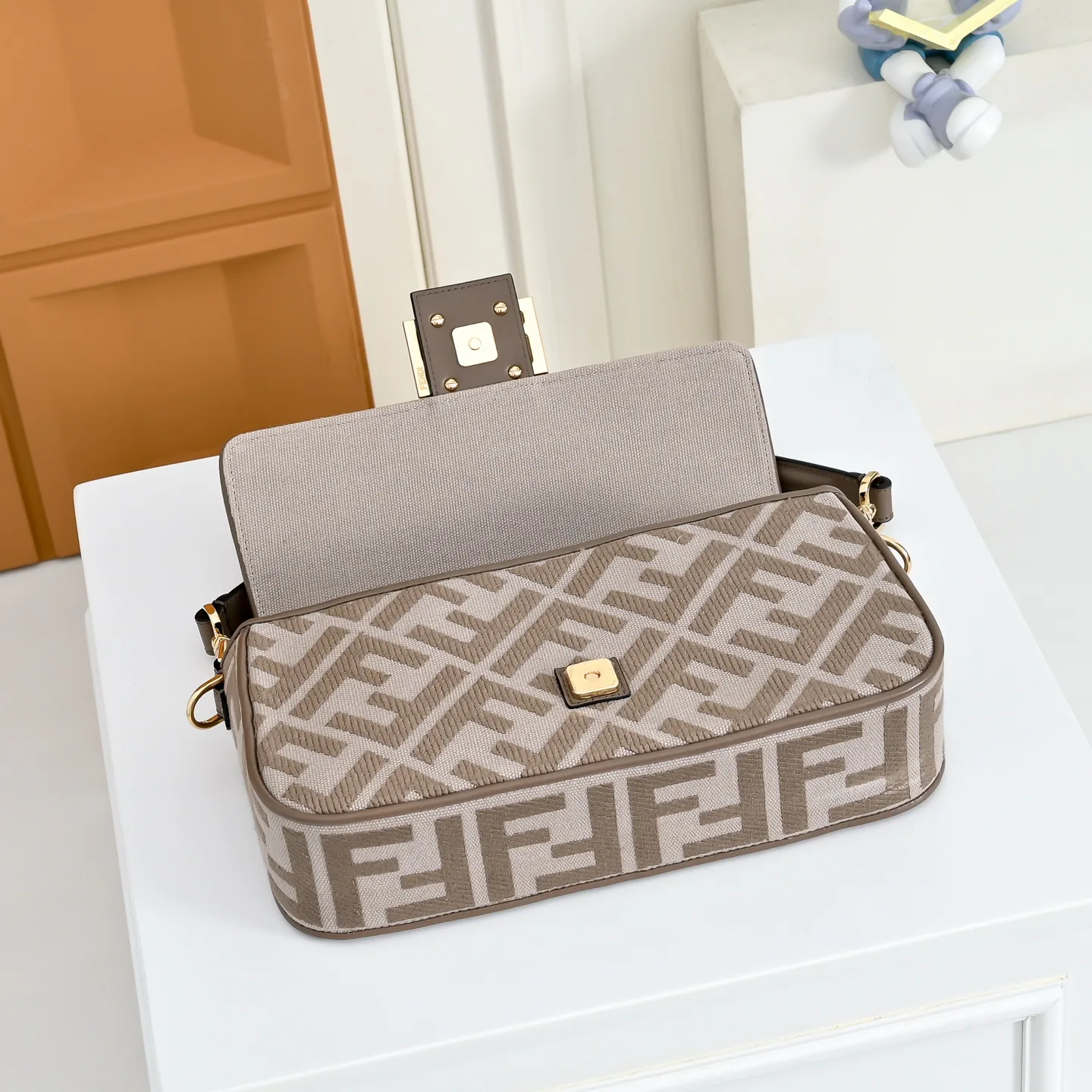 Women's Classic Handbags FENDI 18004263