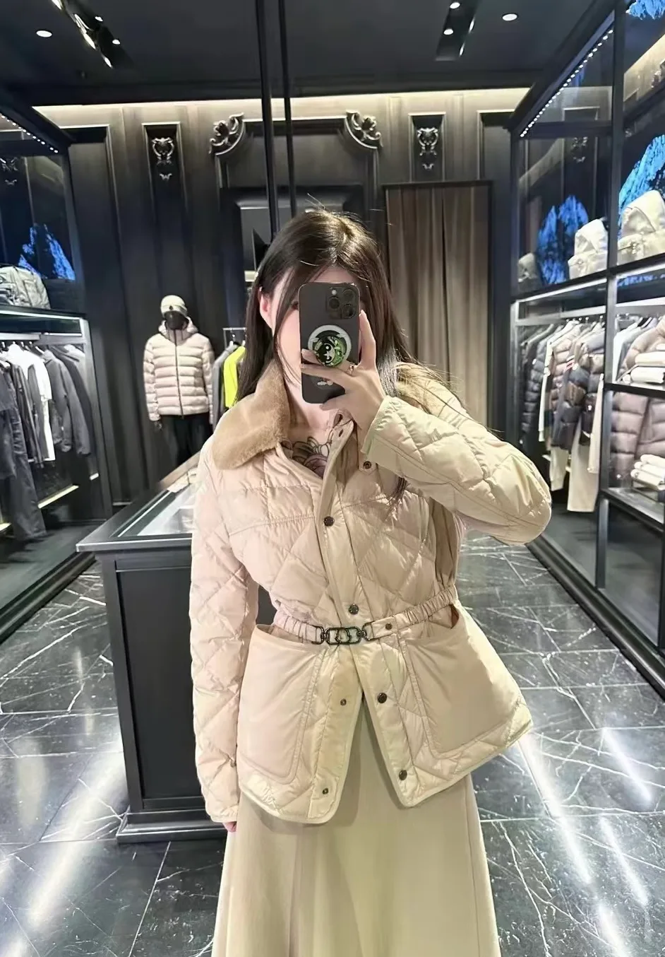 Women's Jackets And Down Jackets MONCLER 18048058