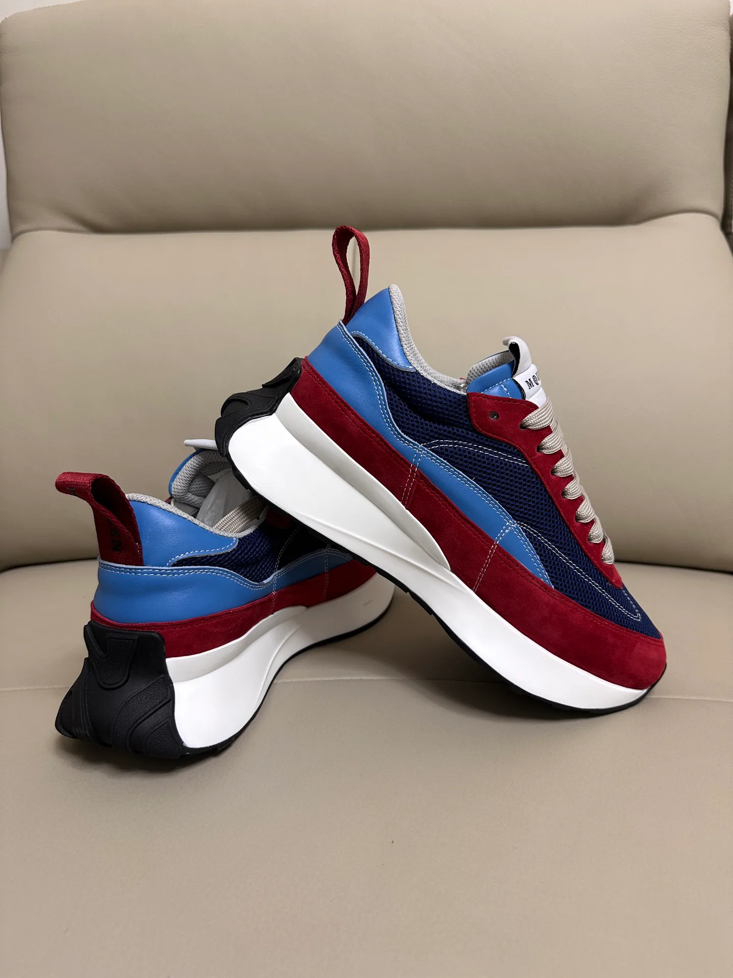 Кроссовки Женские Alexander Mcqueen 18616735
