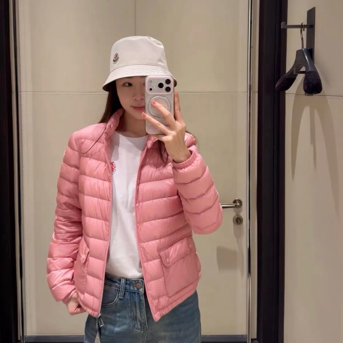 Women's Jackets And Down Jackets MONCLER 17973758