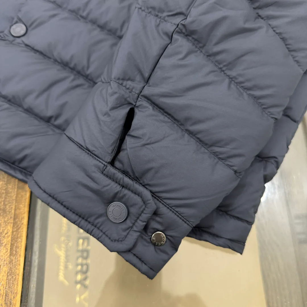 Men's Jackets And Down Jackets MONCLER 17827407