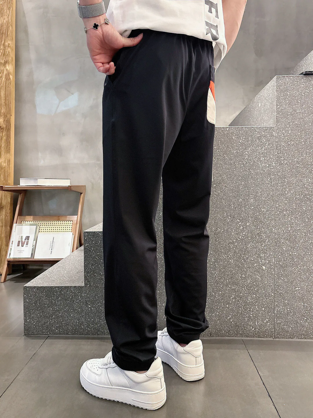 Men's Trousers MONCLER 18097666