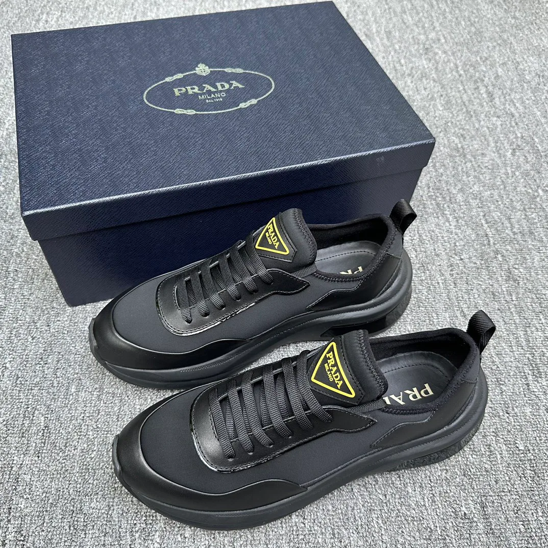 Men's Sneakers PRADA 18076356