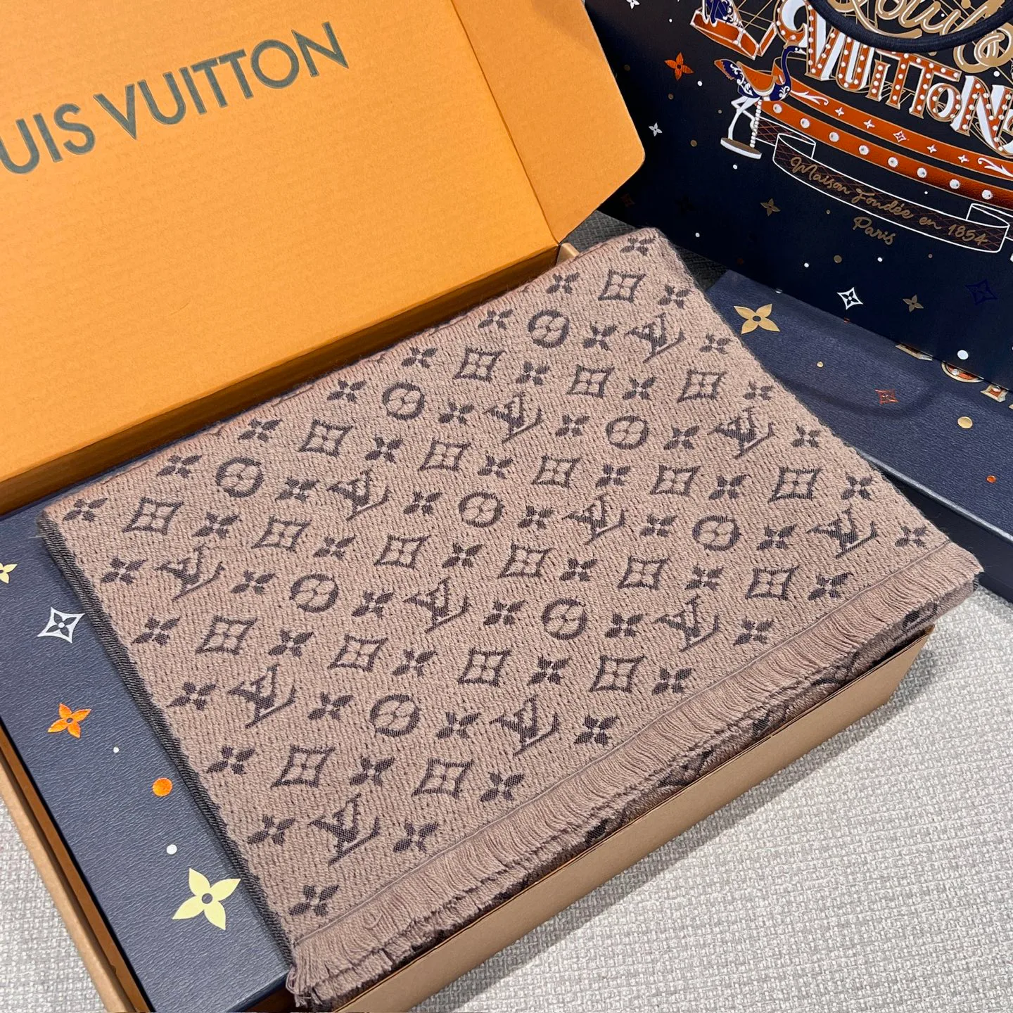 Scarves LOUIS VUITTON 17945577