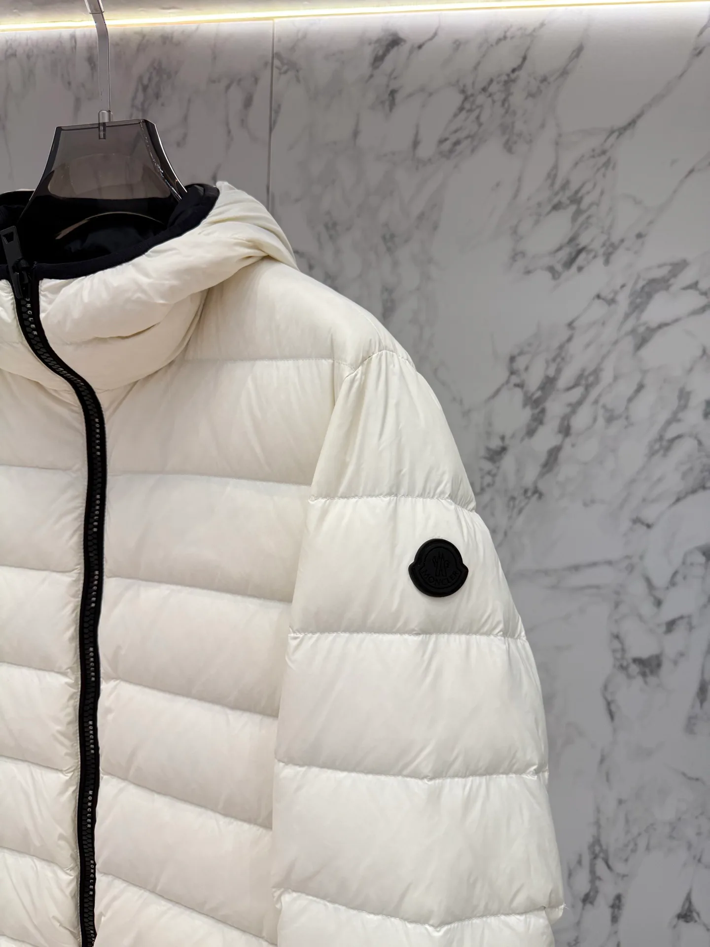Men's Jackets And Down Jackets MONCLER 18046087