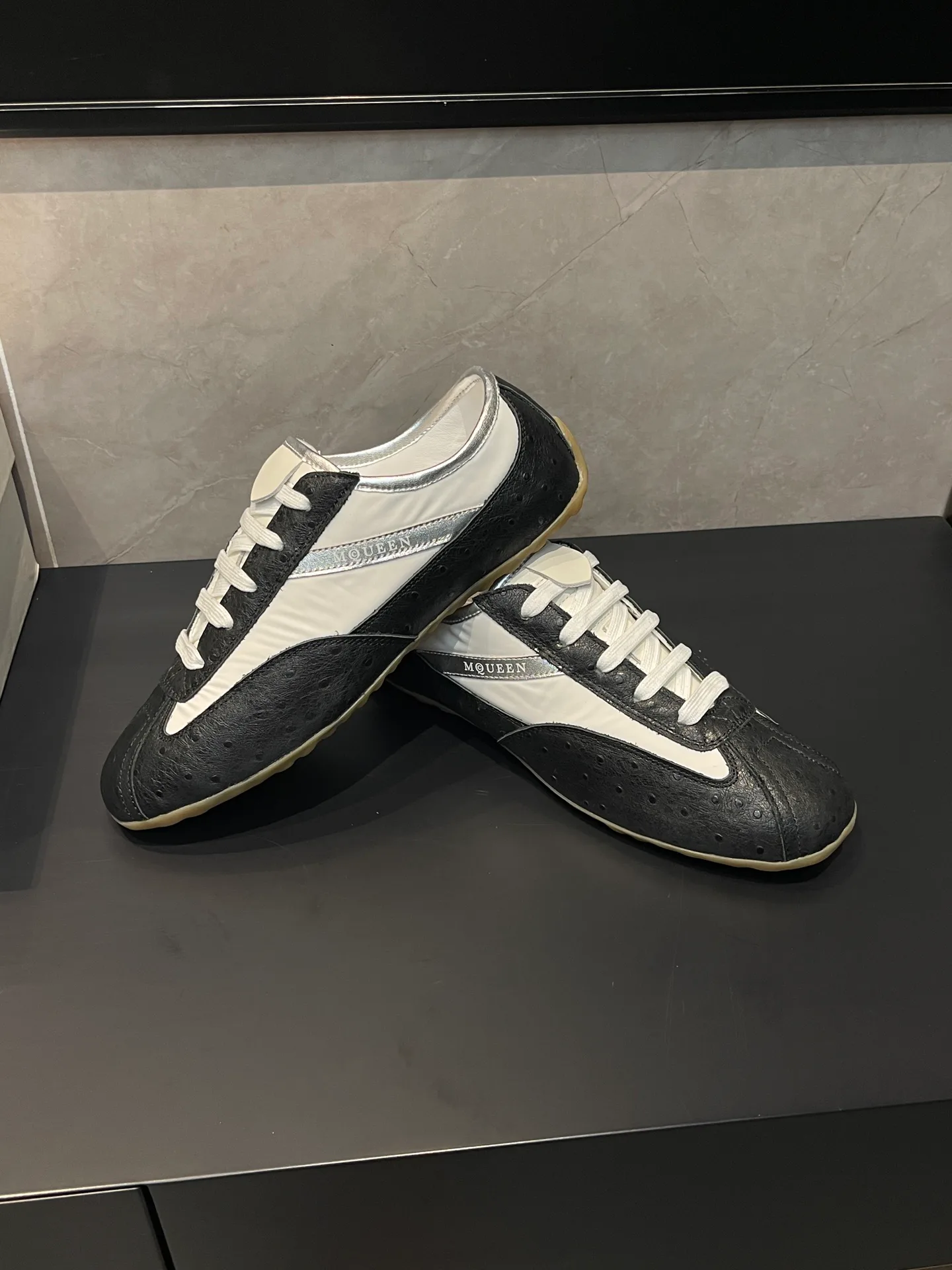 Women's Sneakers ALEXANDER MCQUEEN 18363943
