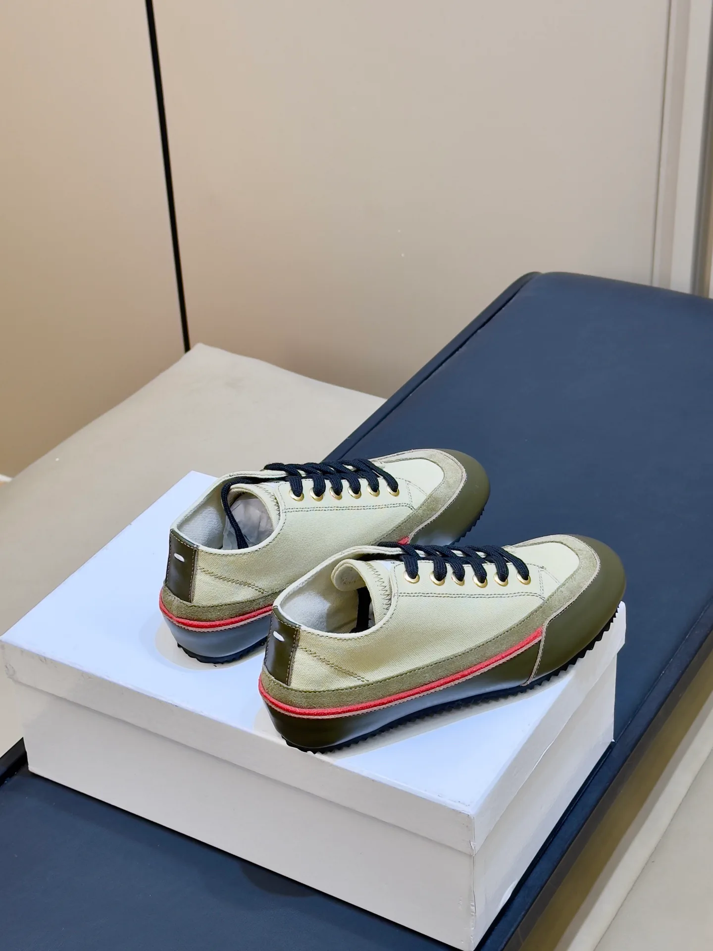 Women's Sneakers MAISON MARGIELA 18073444