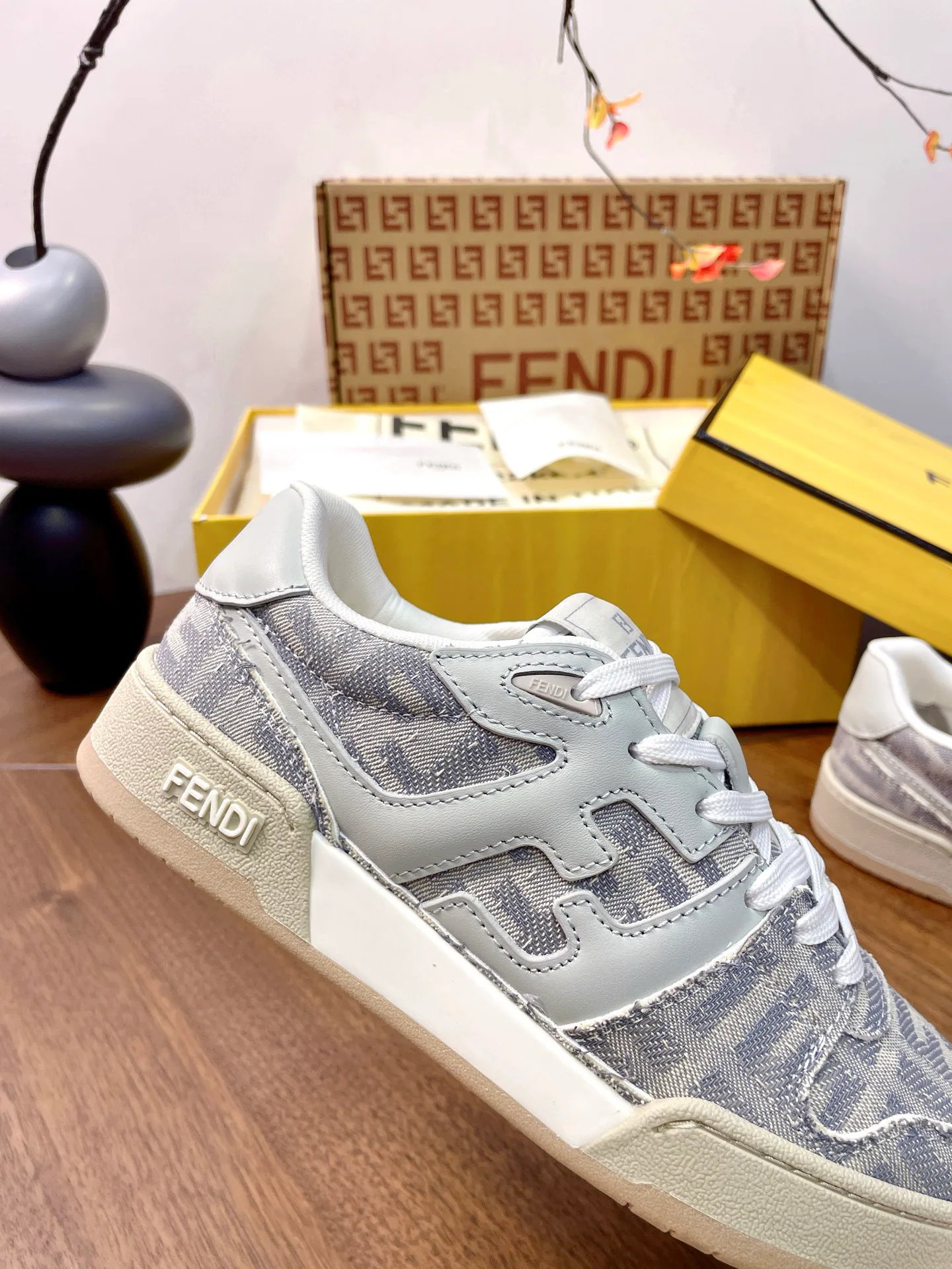 Women's Sneakers FENDI 17957354