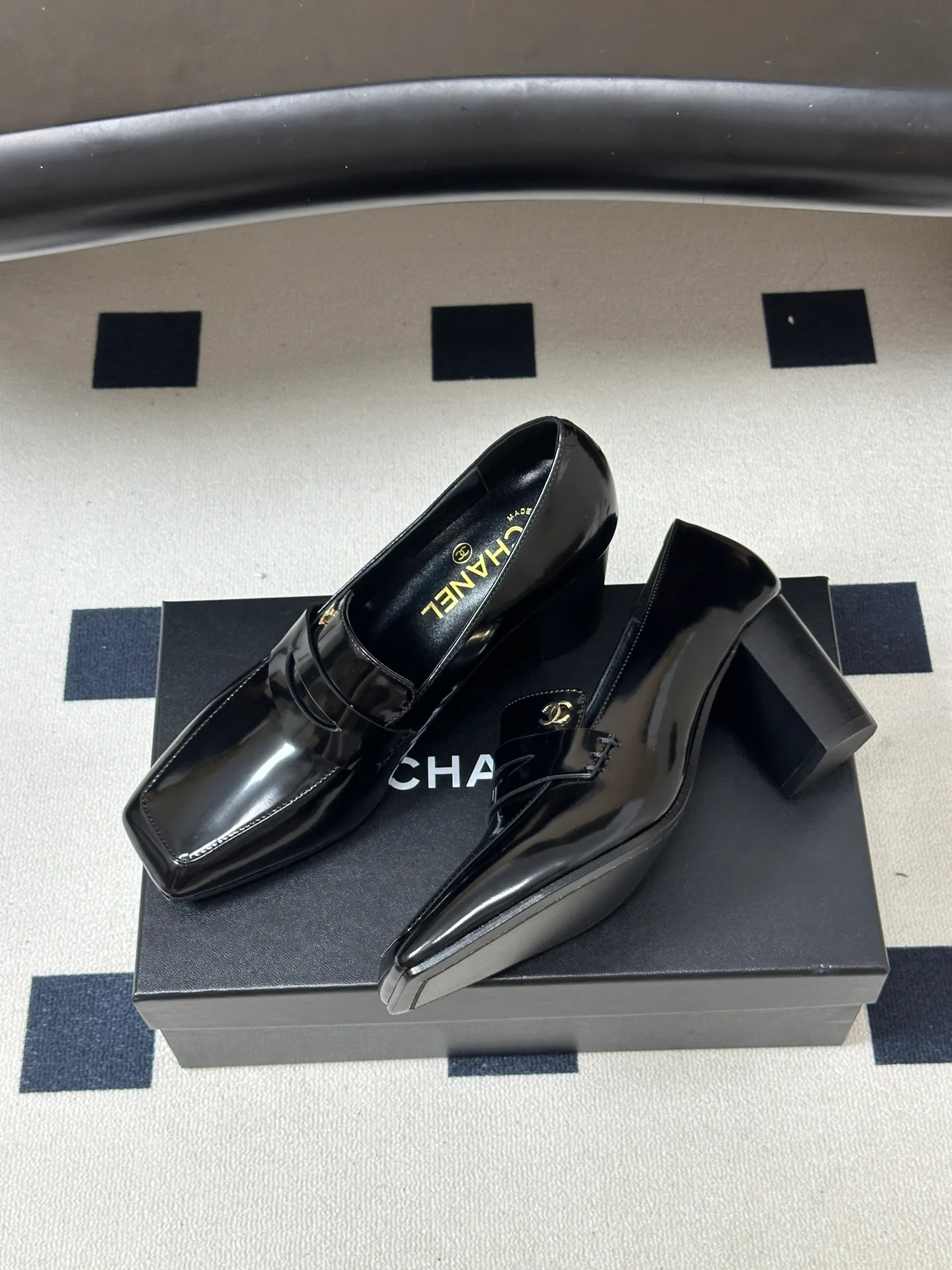 Women's Loafers And Moccasins CHANEL 18049688