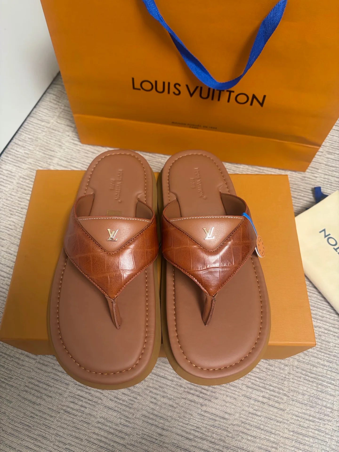 Men's Flip-Flops LOUIS VUITTON 17530573